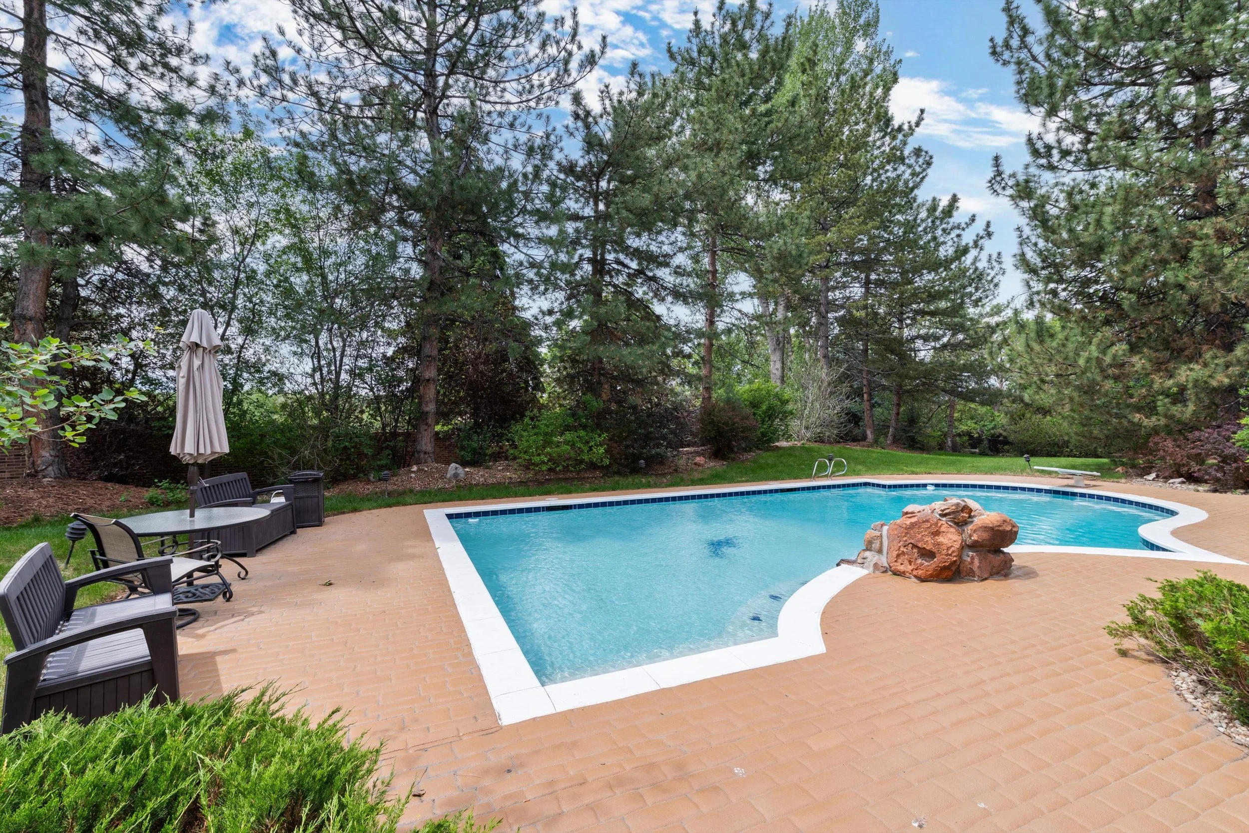 84-Pool.jpg