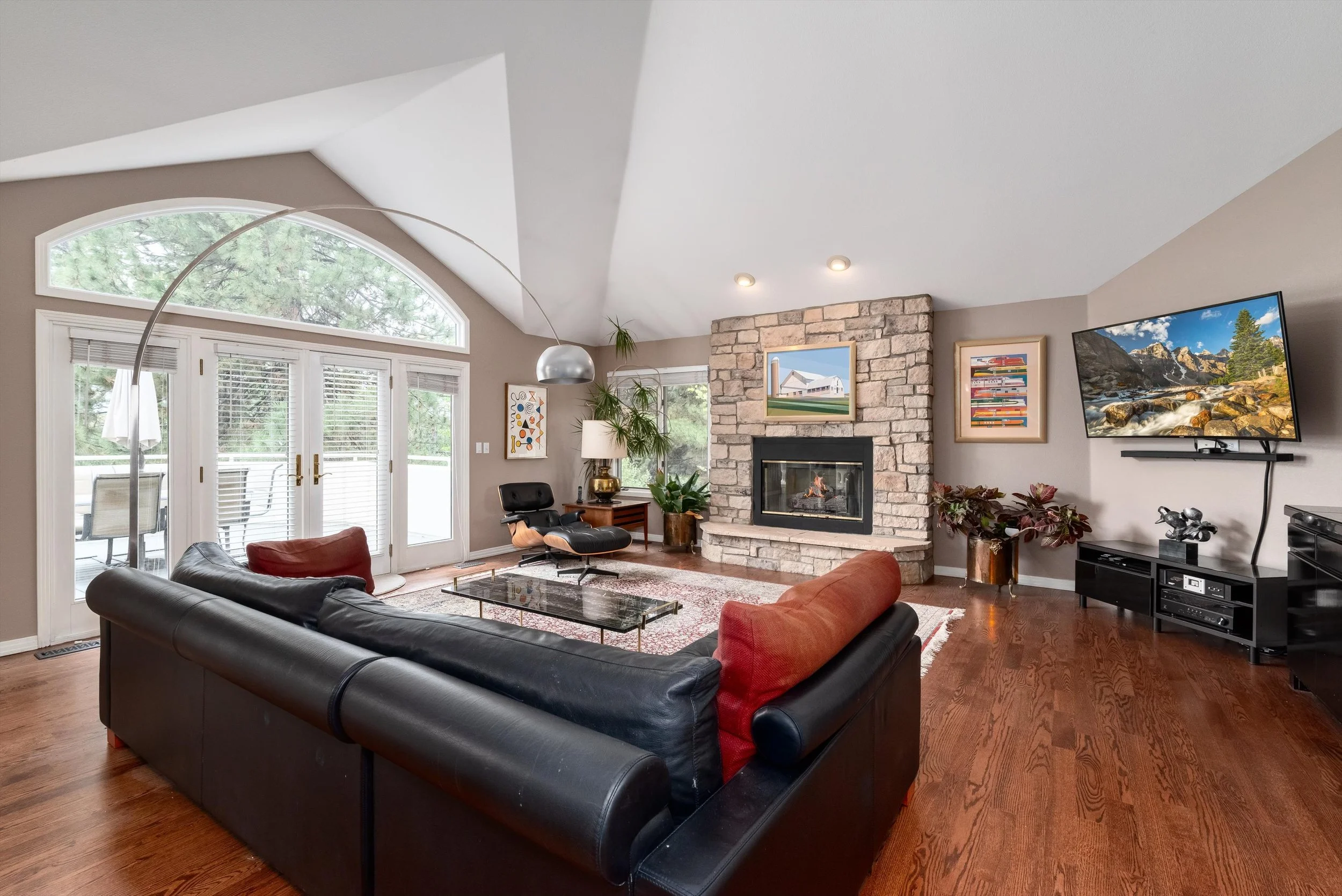 32-Family Room.jpg