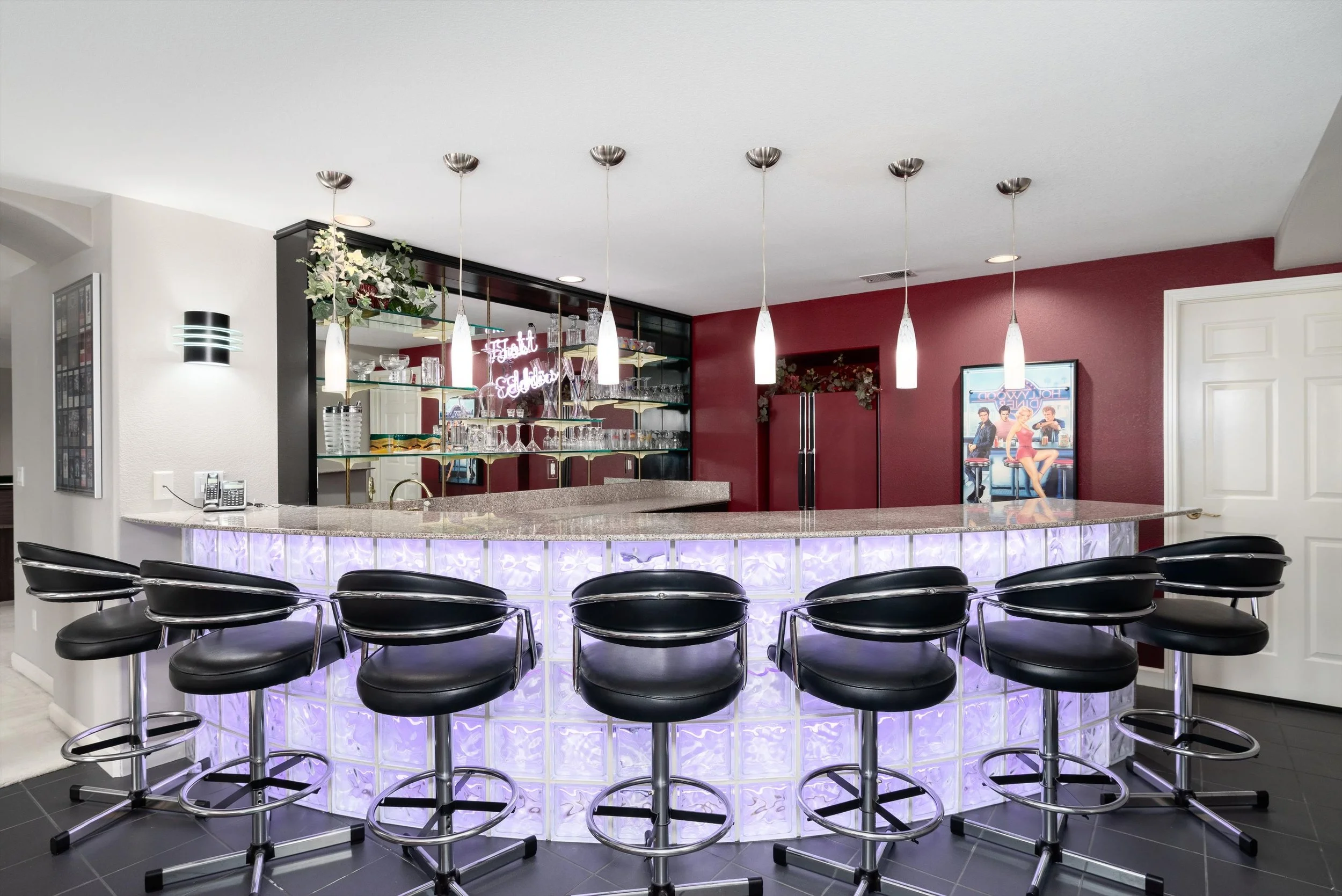 69-Wet Bar.jpg