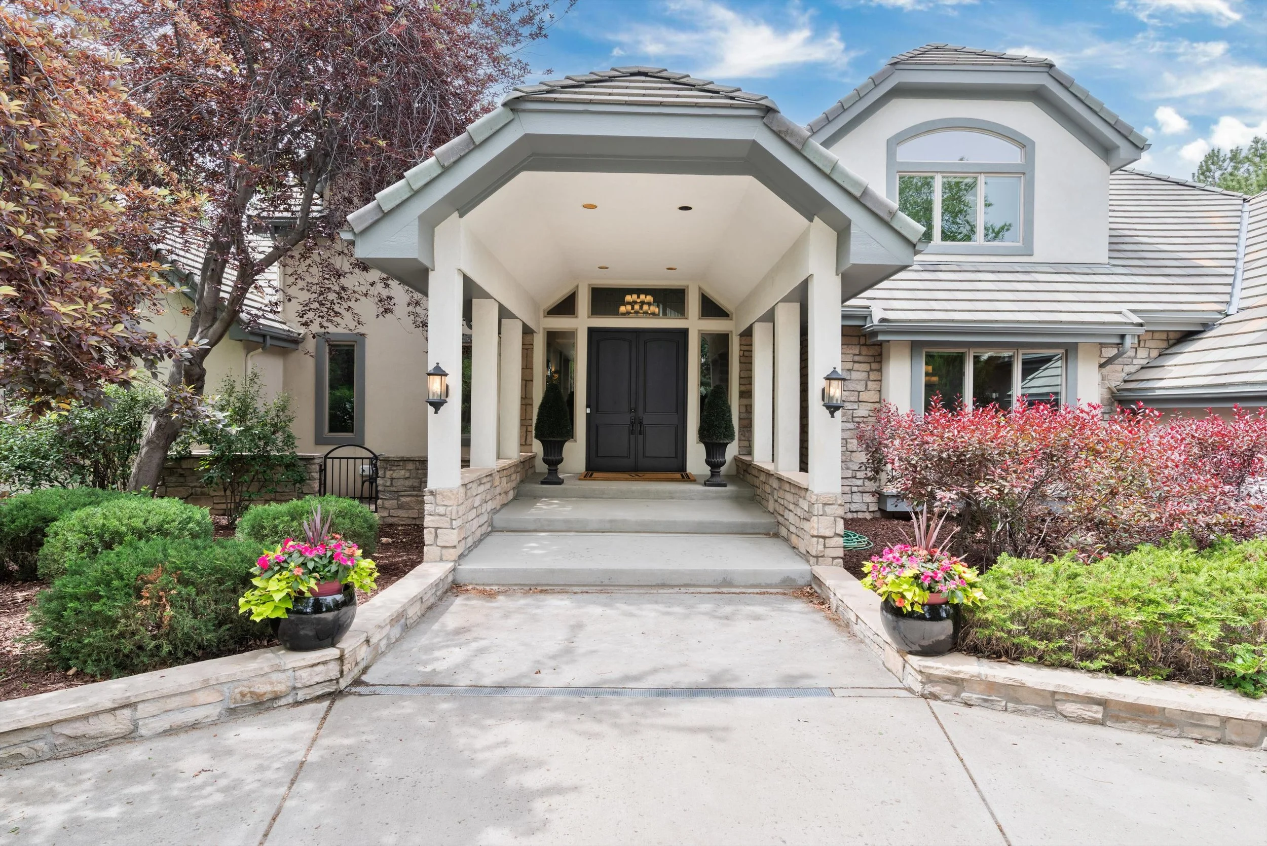 01-Front of Home.jpg