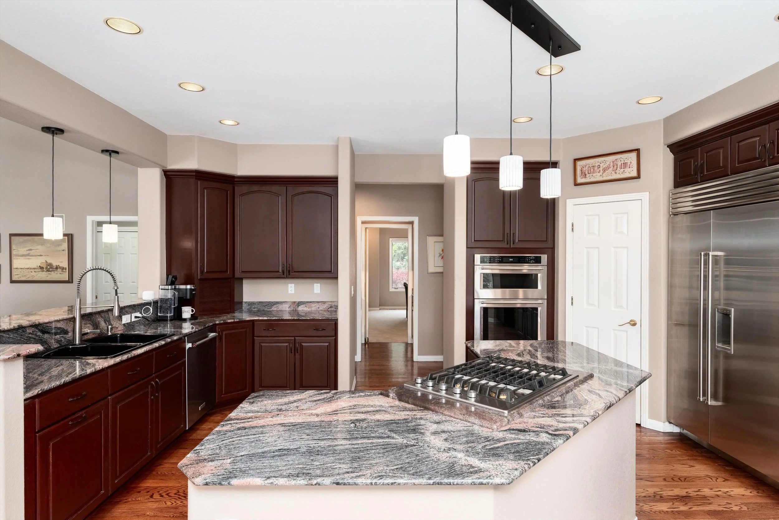 22-Kitchen.jpg