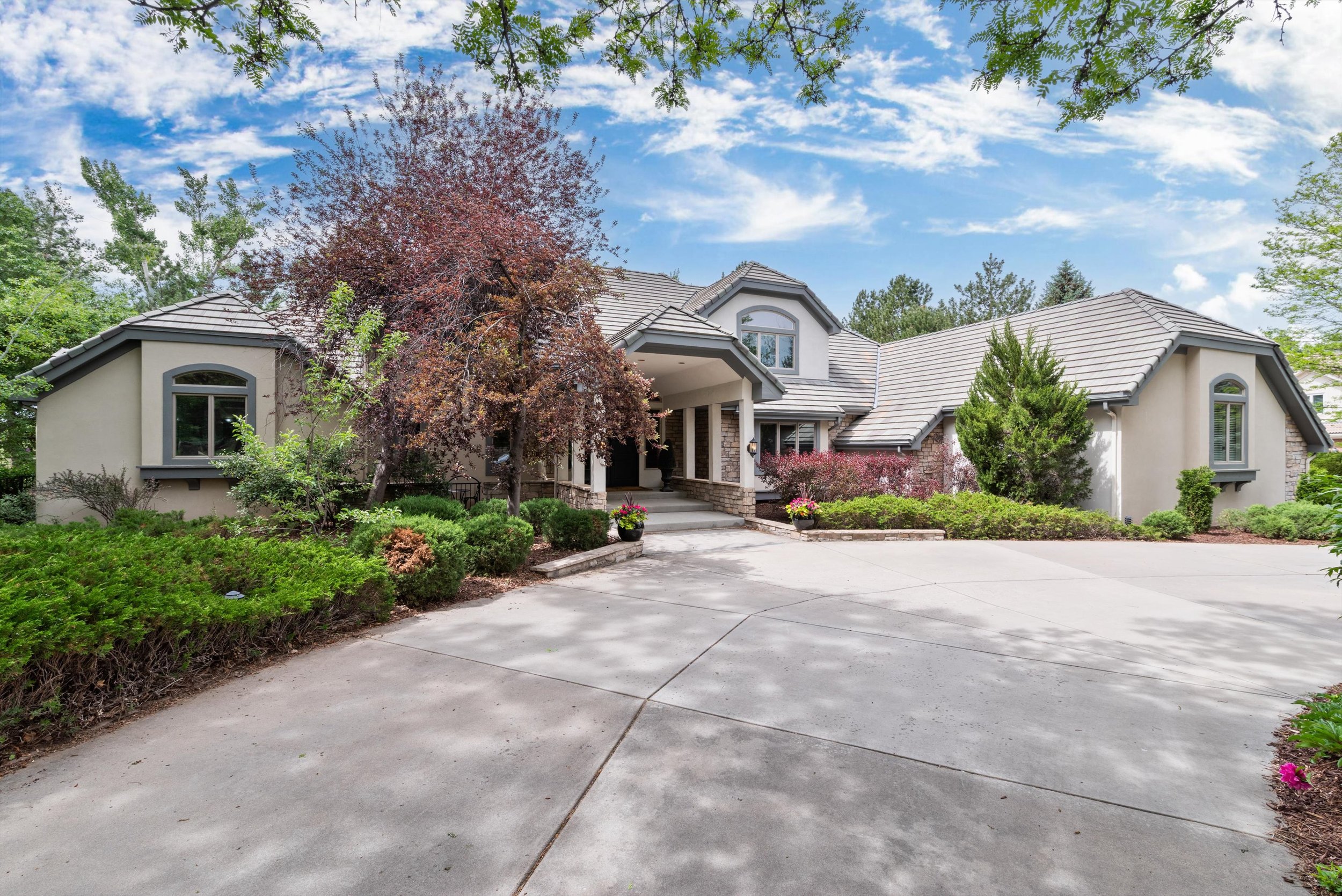 04-Front of Home.jpg