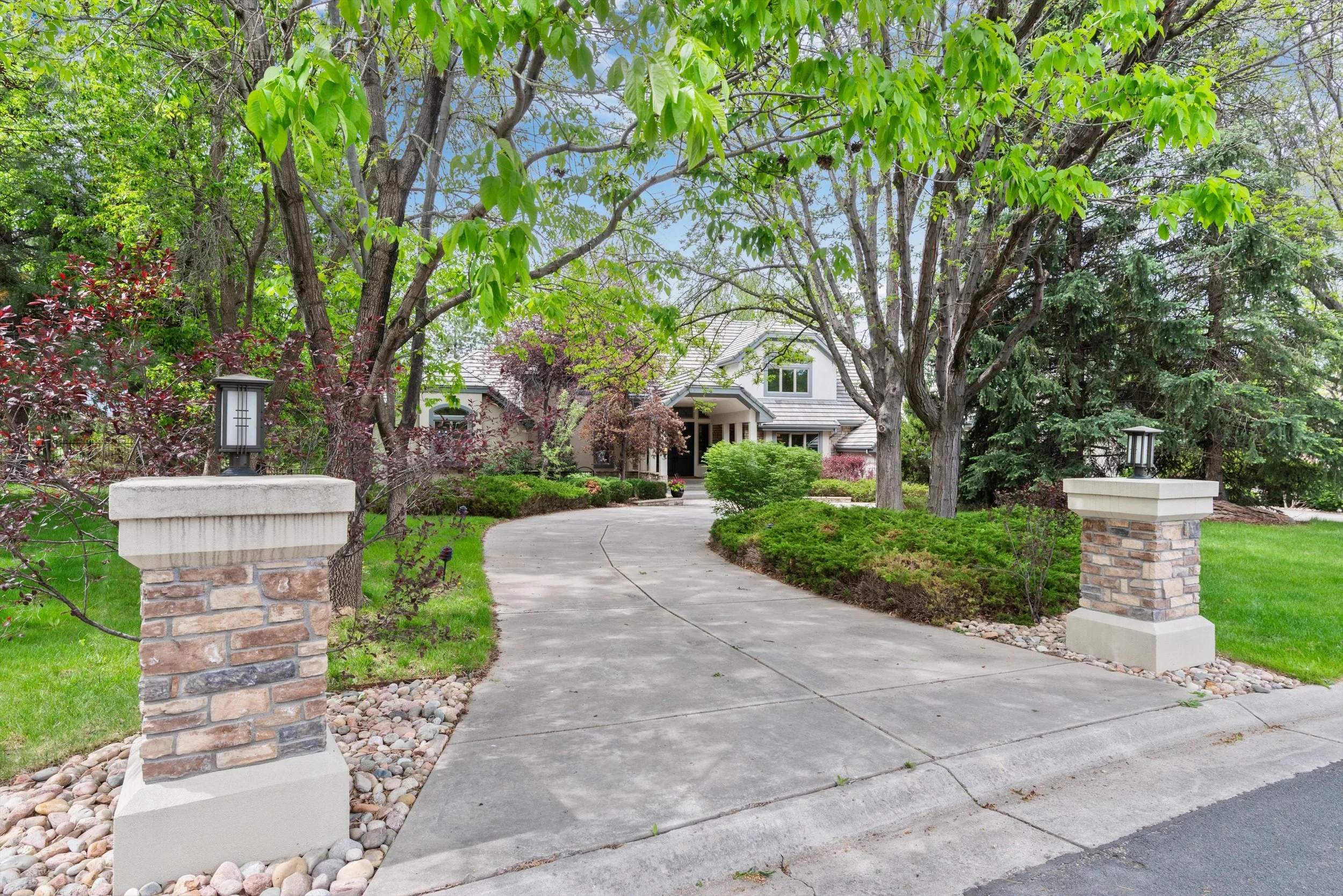 05-Front of Home.jpg