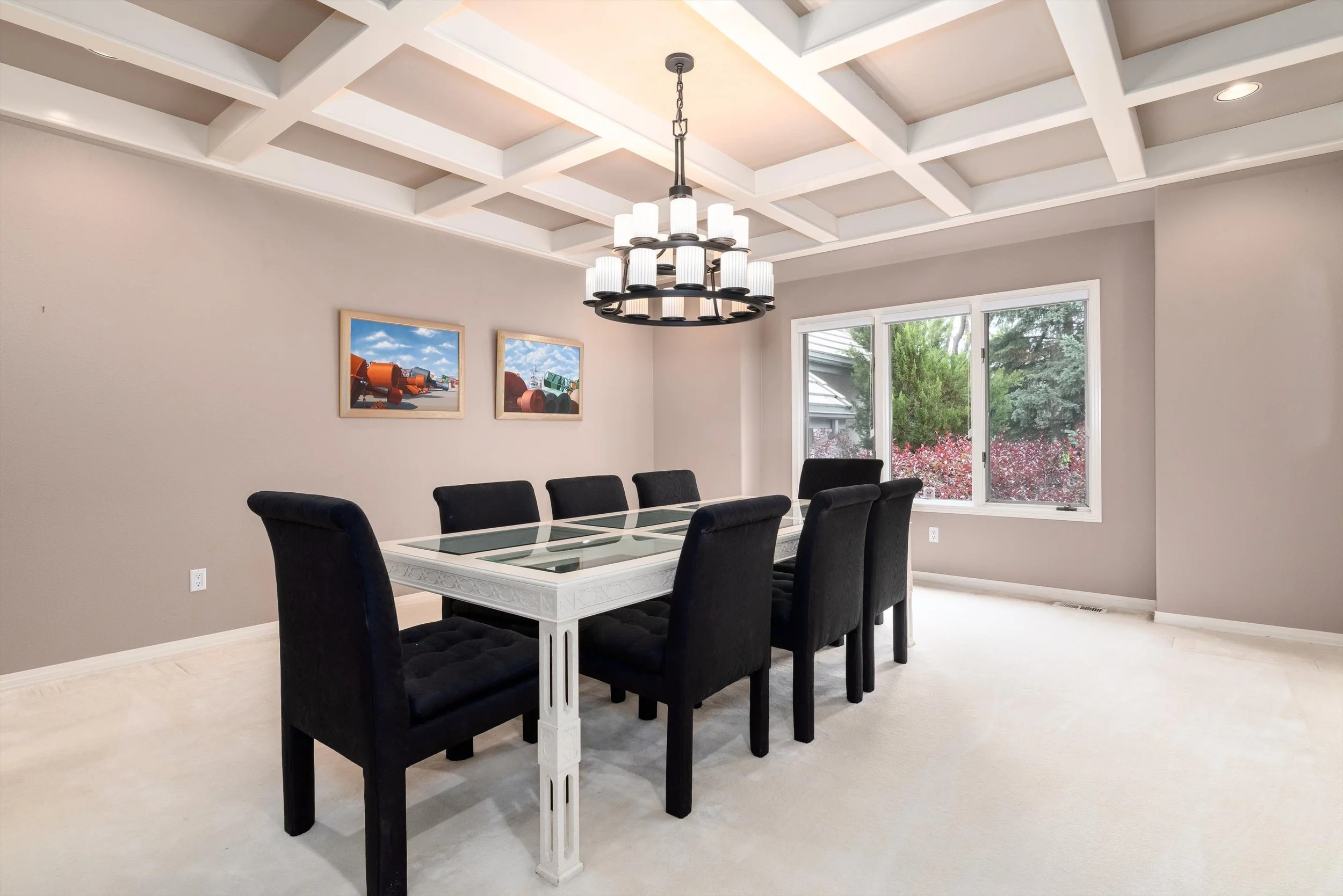 15-Dining Room.jpg