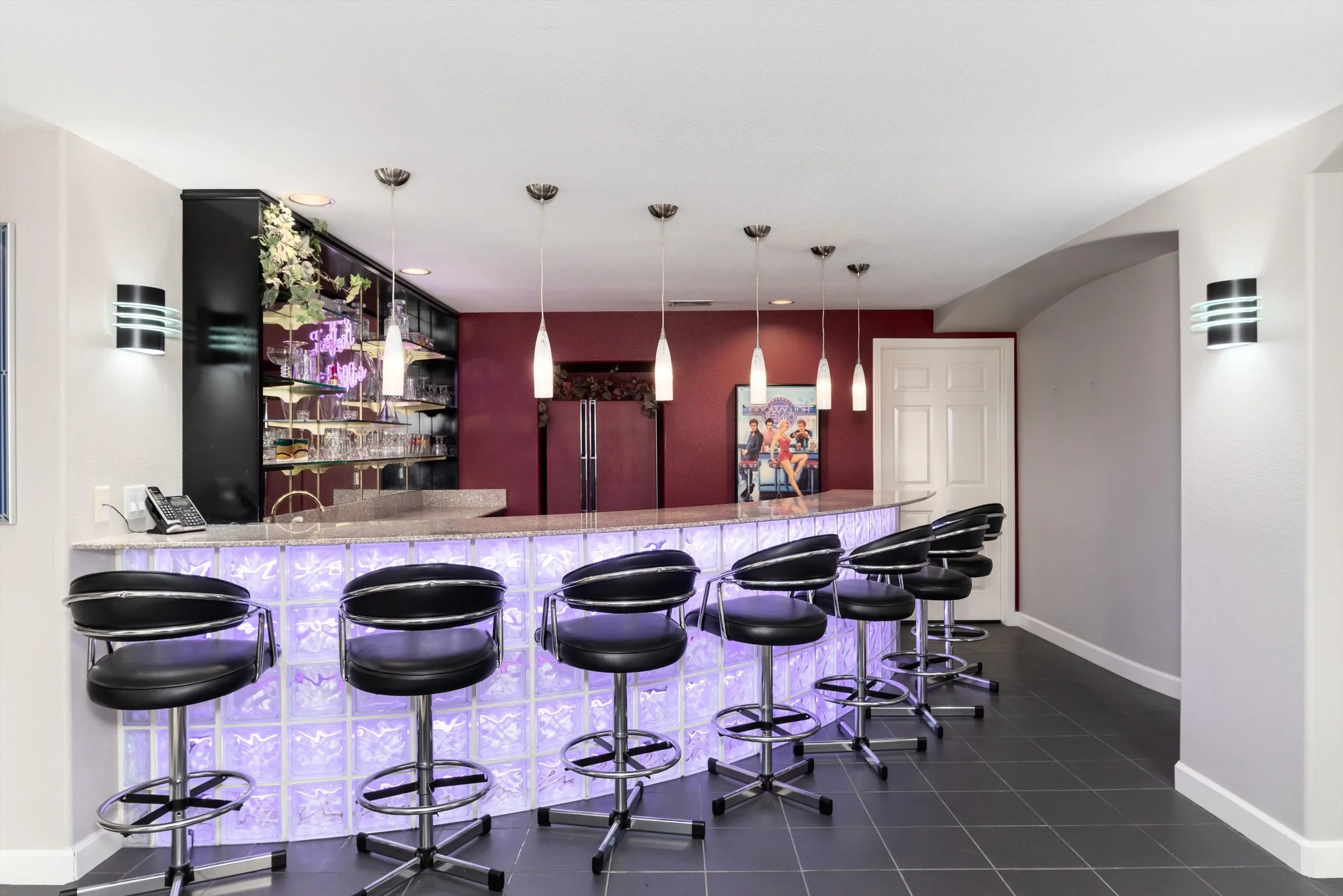 68-Wet Bar.jpg