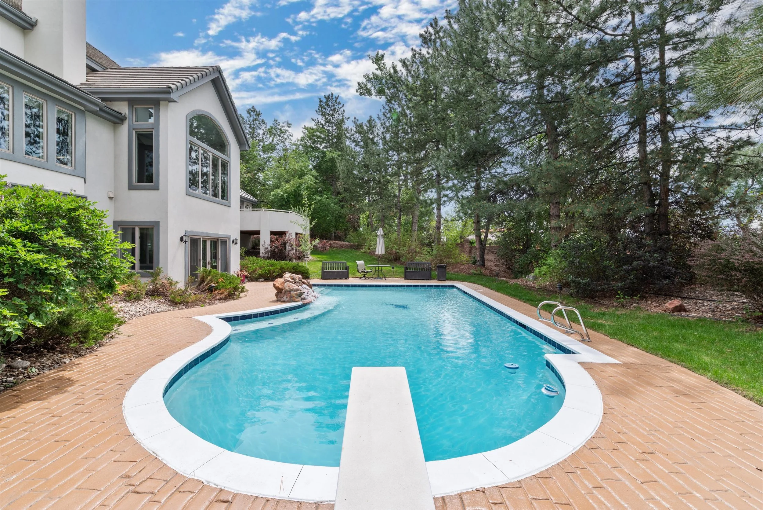 85-Pool.jpg