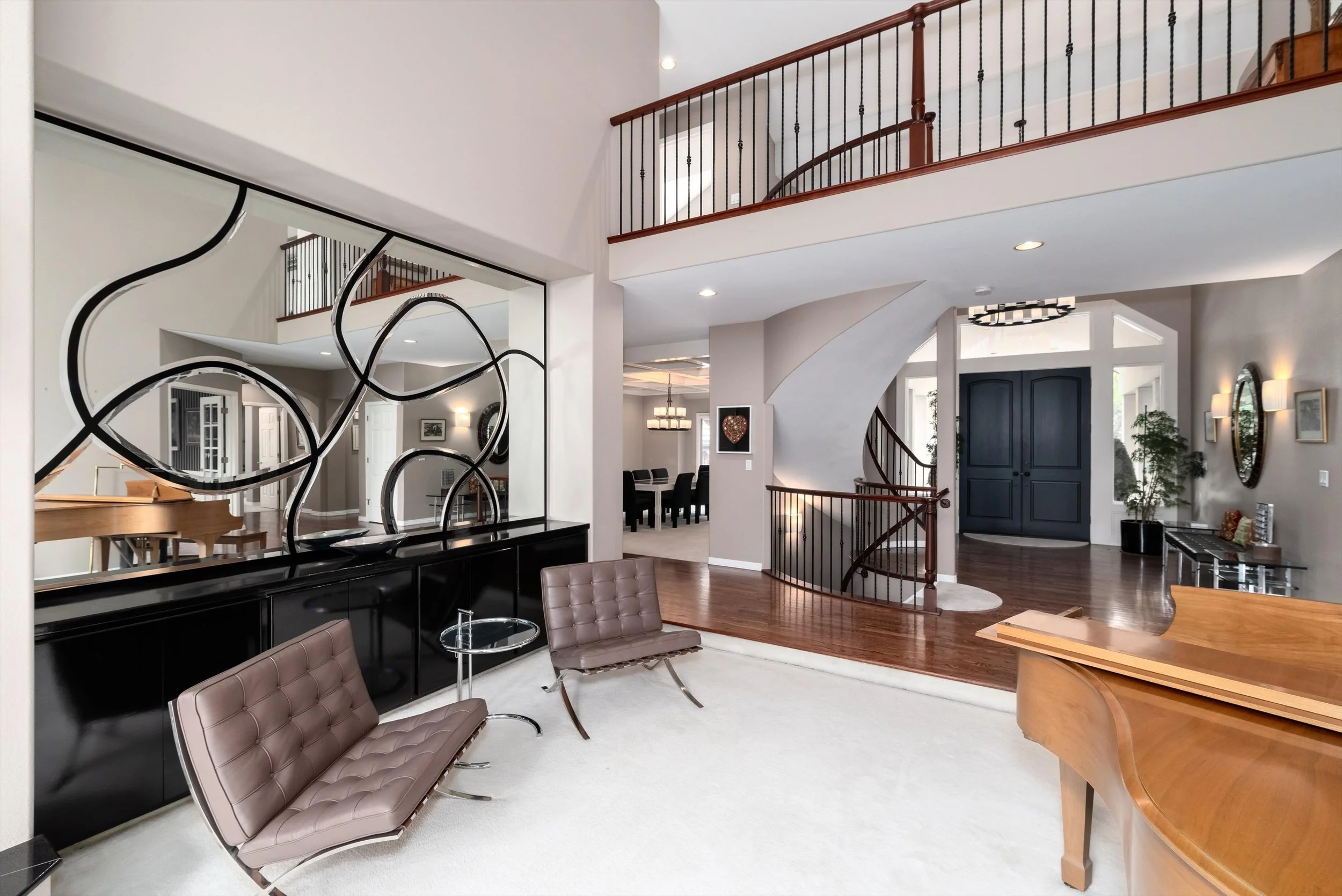 13-Living Room.jpg