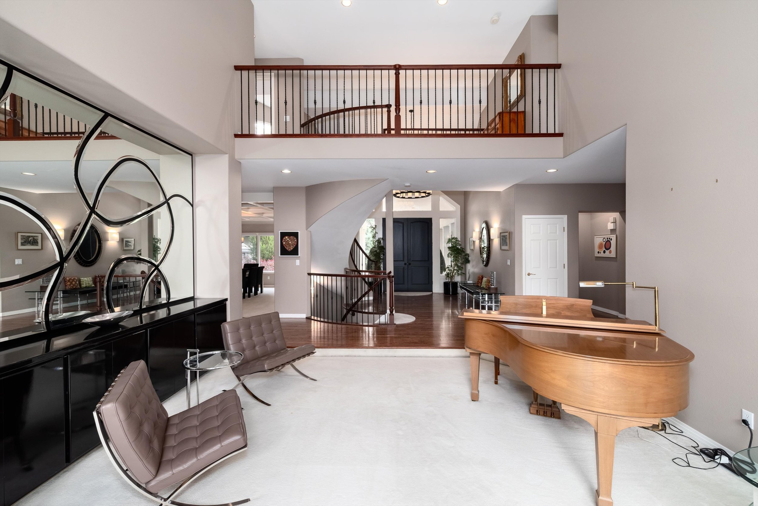 14-Living Room.jpg