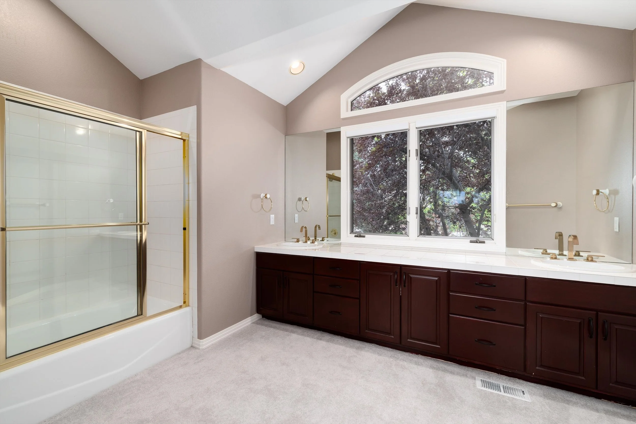 53-2nd Bathroom.jpg