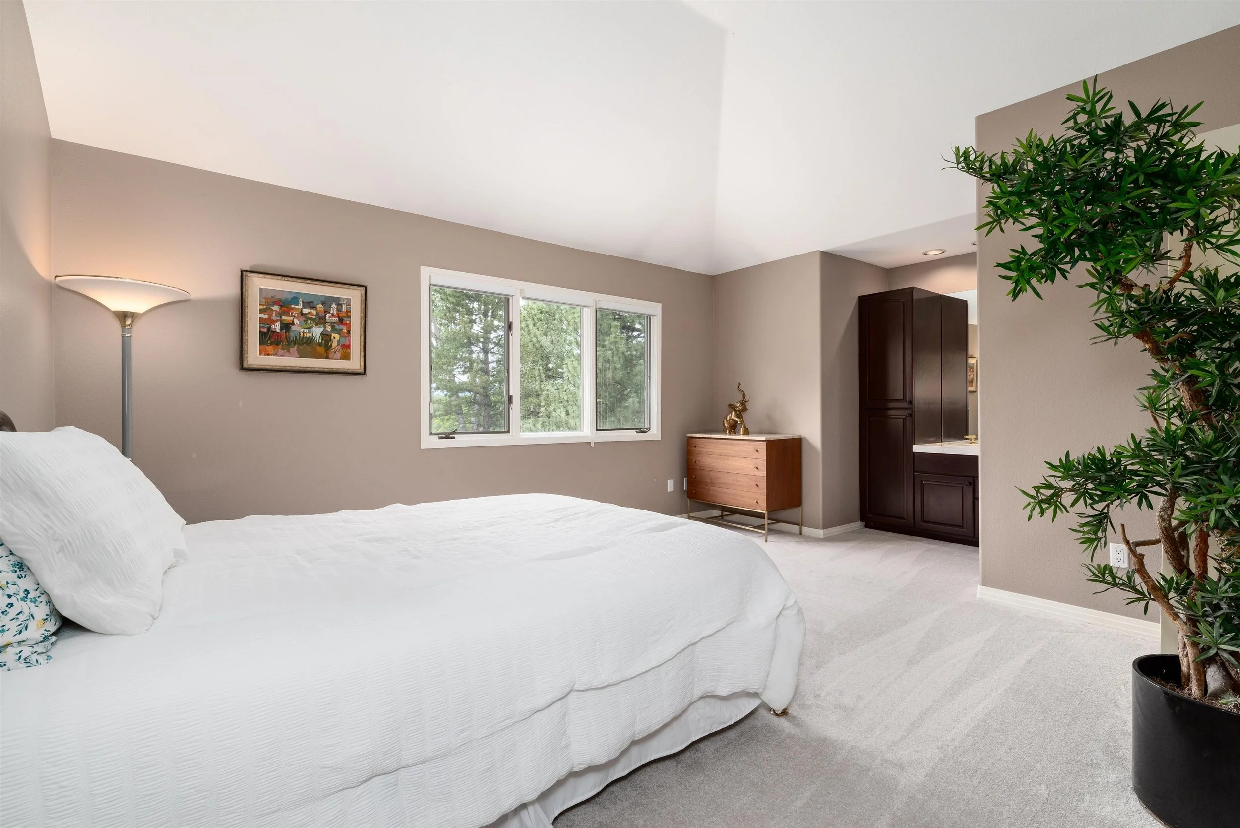 56-4th Bedroom.jpg
