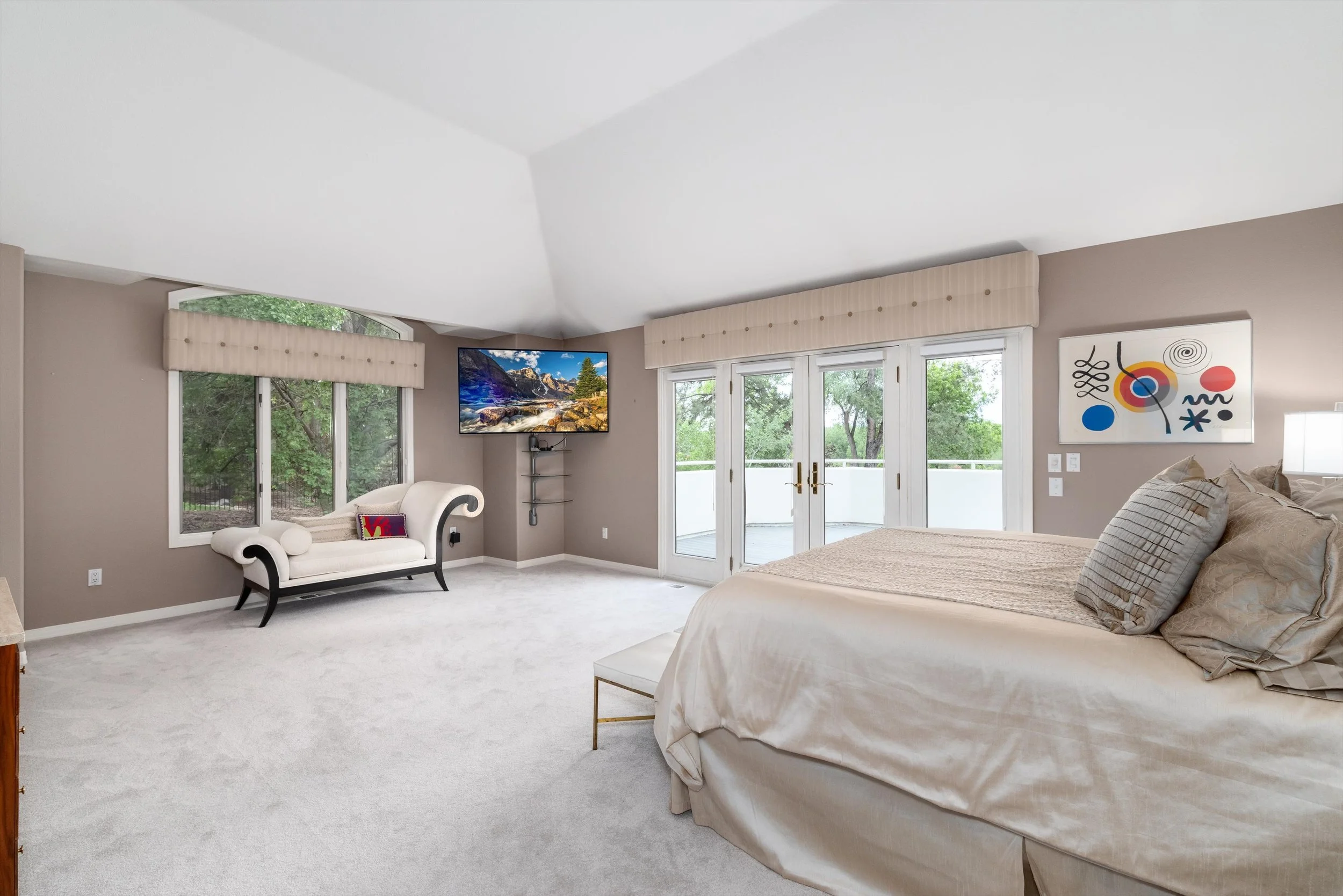 44-Primary Bedroom.jpg