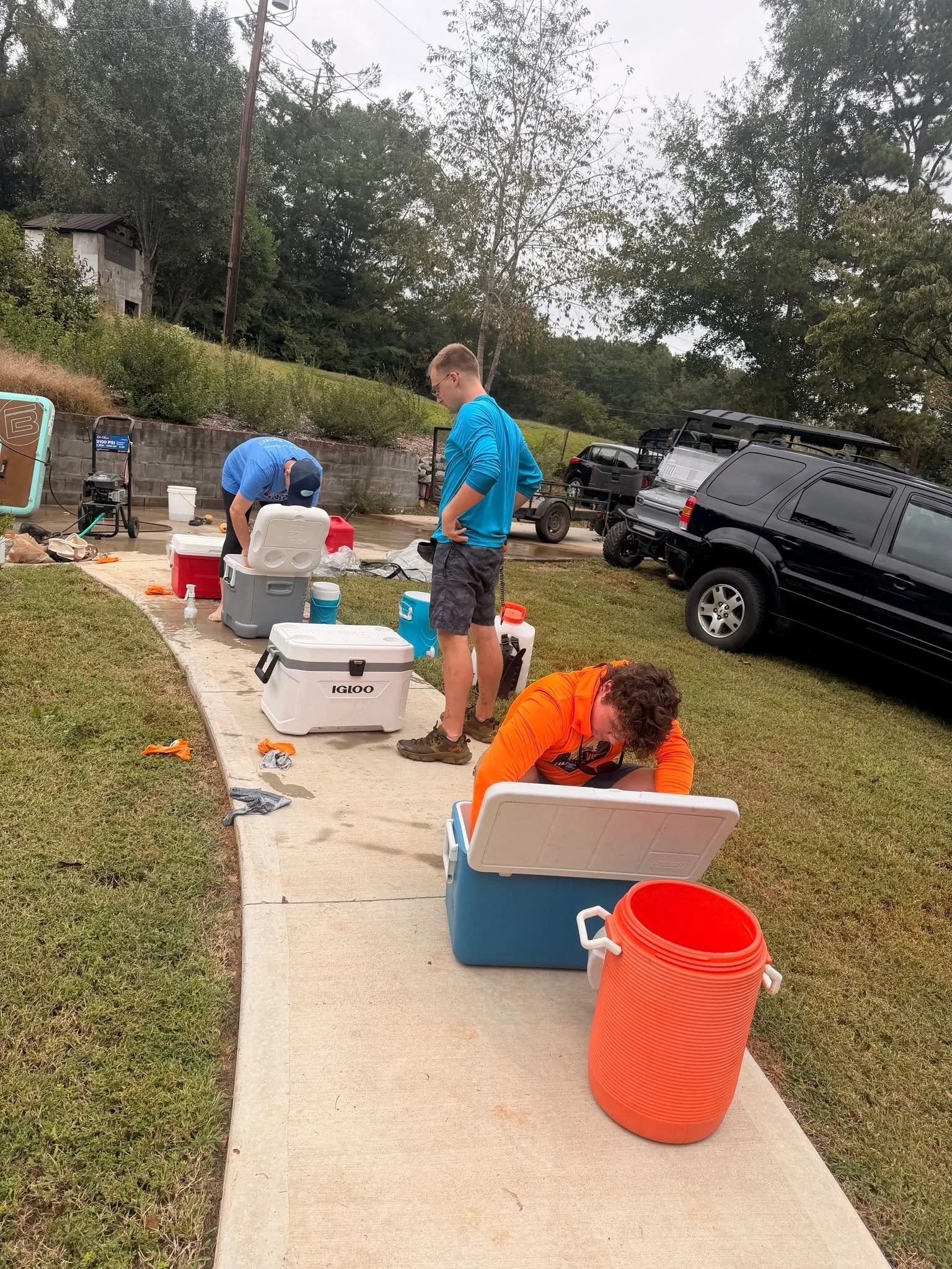 While you were enjoying your weekend, the Vintage View crew was hard at work behind the curtain giving our riverfront some serious autumn maintenance!

Yesterday&rsquo;s Chores &amp; Achievements:
🏊 Swimming Area: Officially closed down and retired 