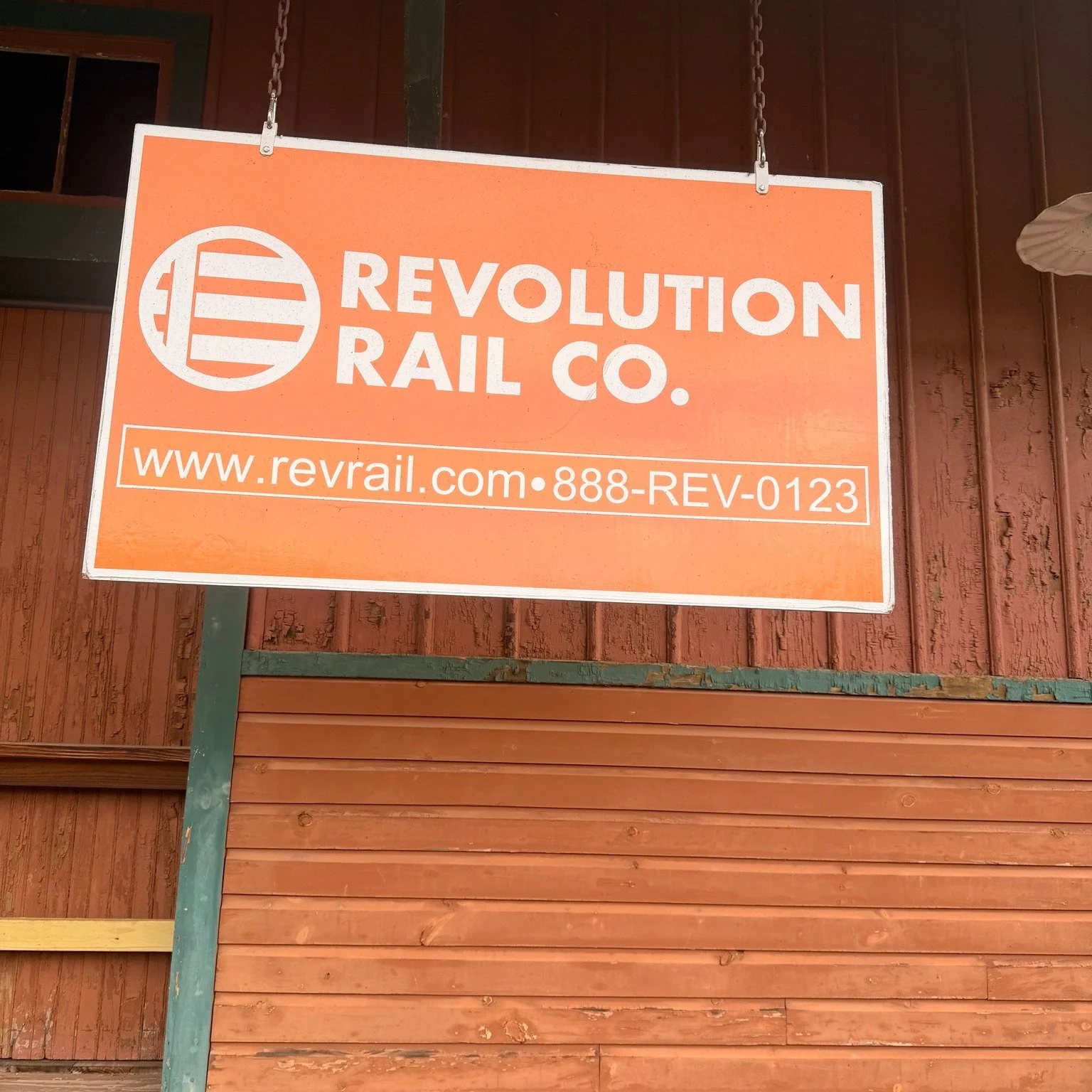 Outfitters supporting outfitters! 🌲✨
We recently had the absolute pleasure of visiting the team at Revolution Rail Company (@revrailco) up in North River, NY!

One of our favorite things to do as small business owners is visit other outdoor adventur