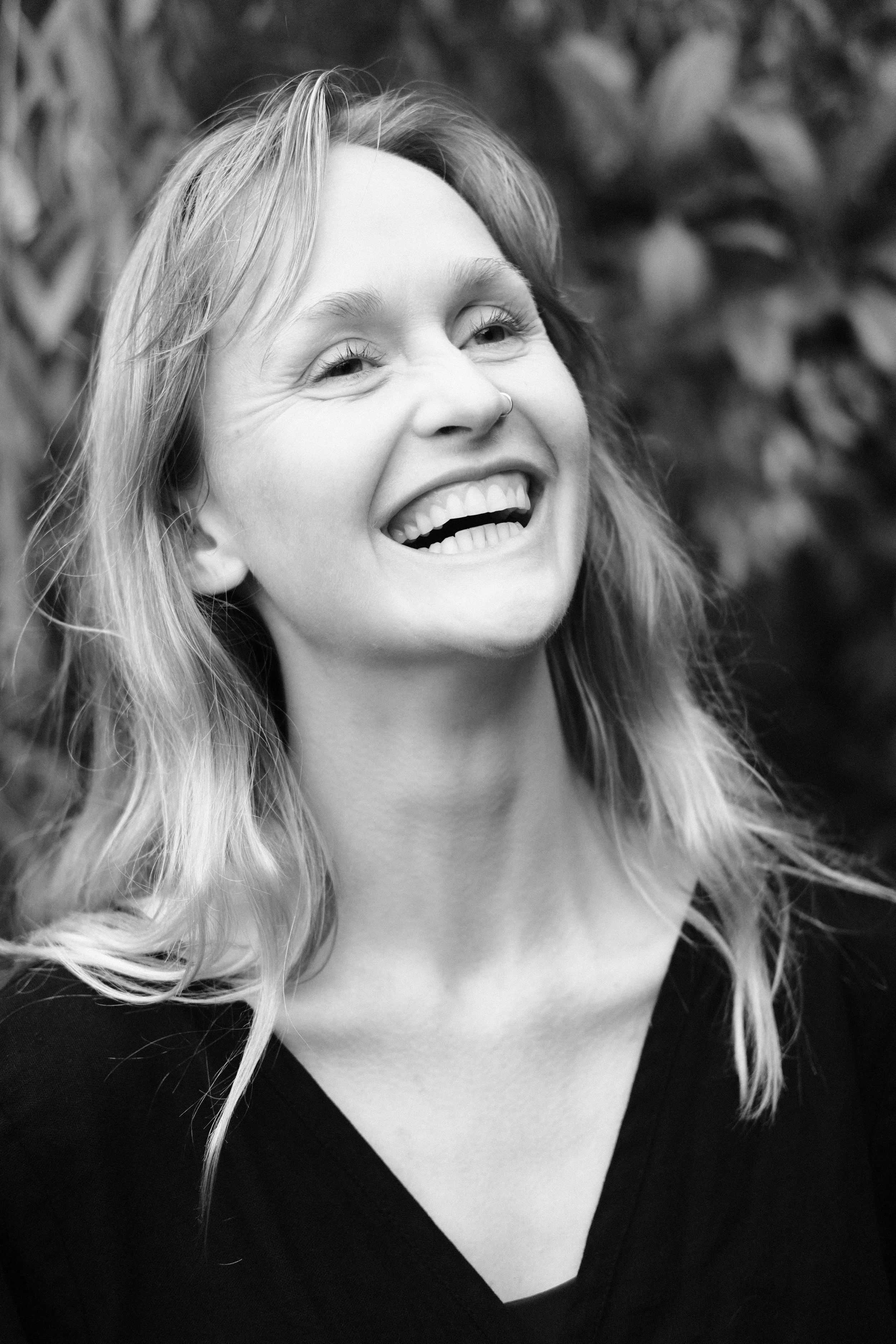 Iona Singleton somatic and existential therapist specialising in trauma-informed psychotherapy