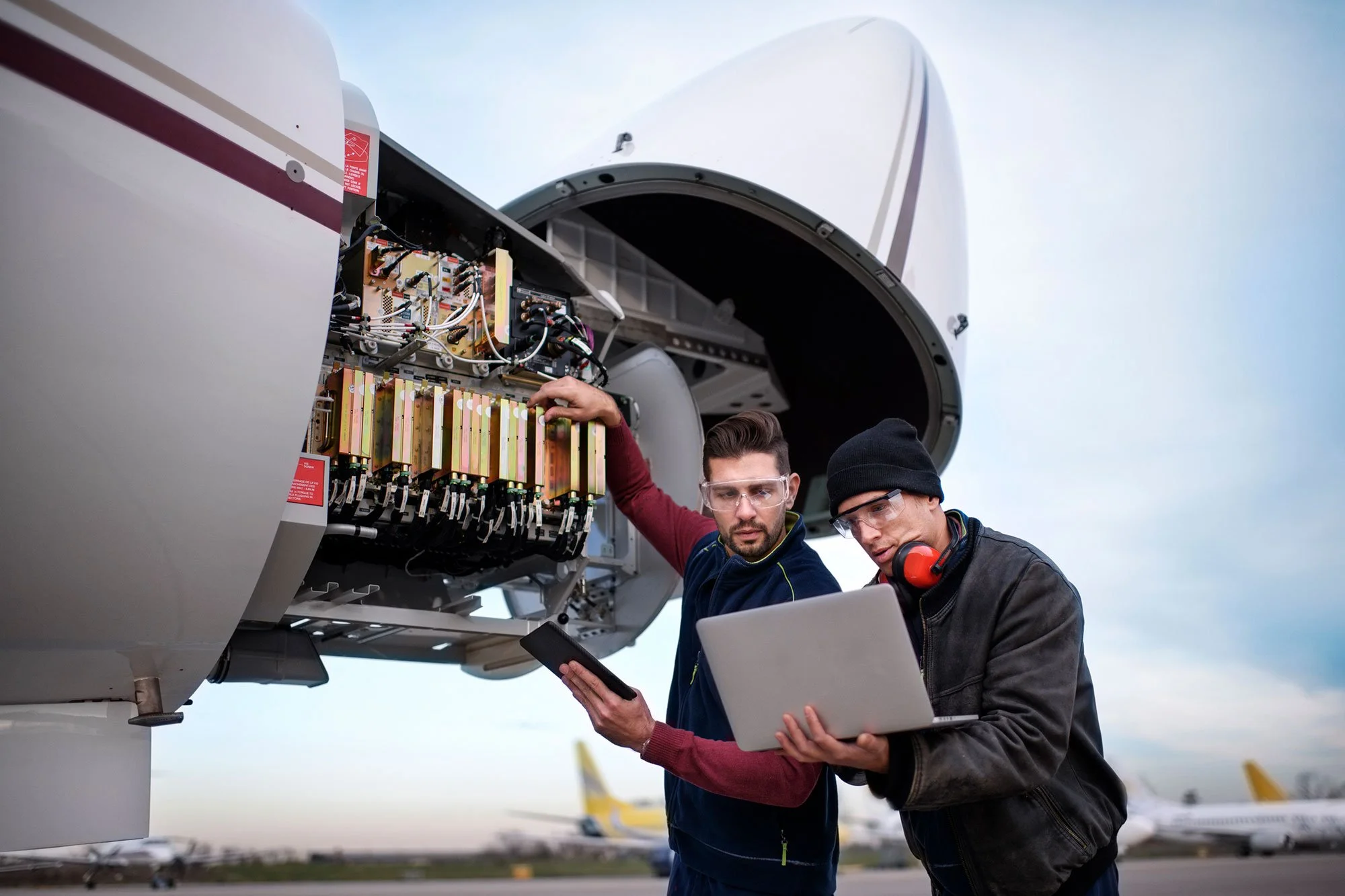 Jet engine maintenance