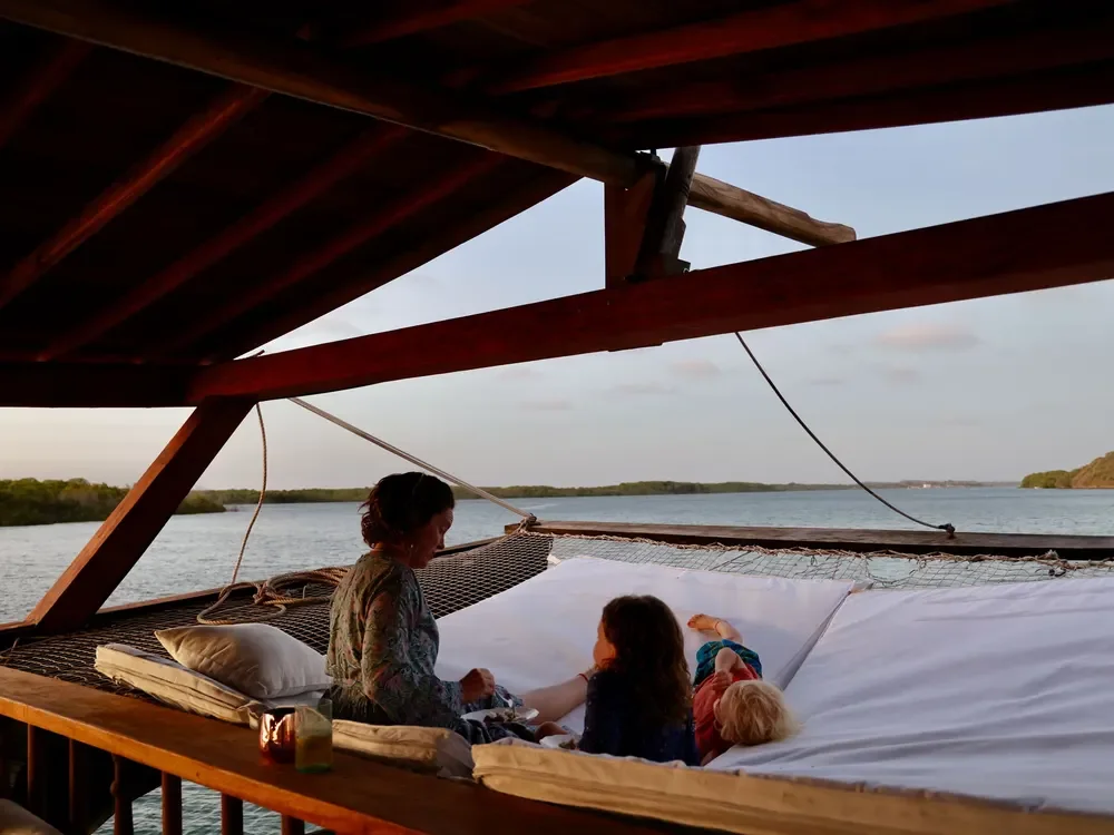 pause-dhow-sjt-website.webp