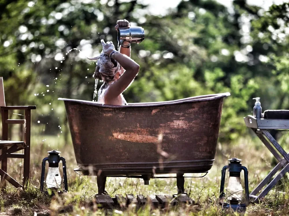 paue-serengeti-south-accommodation-outdoor-bath-1.webp