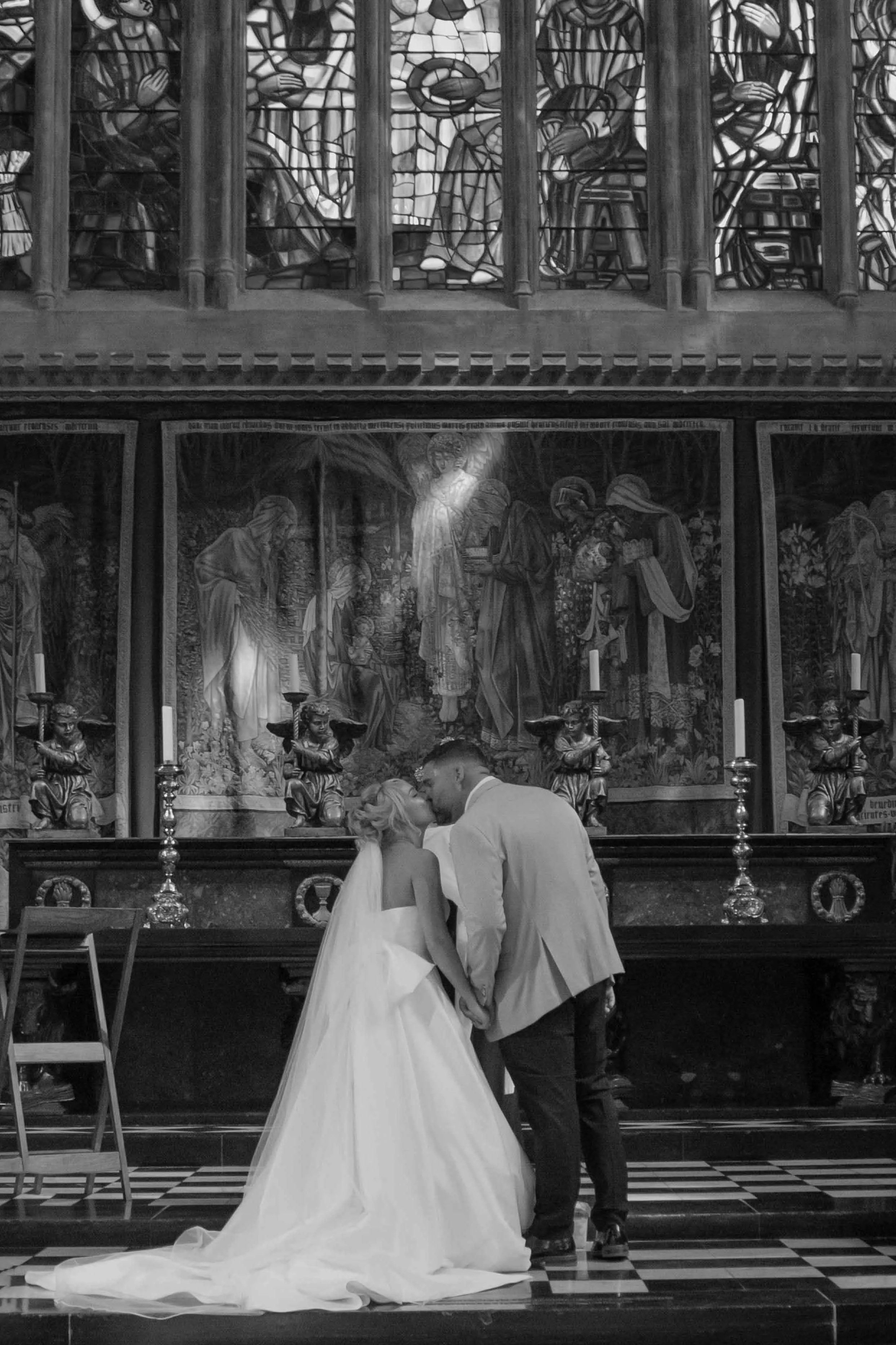 married-couple-first-kiss-eton-college-chapel-1.jpg