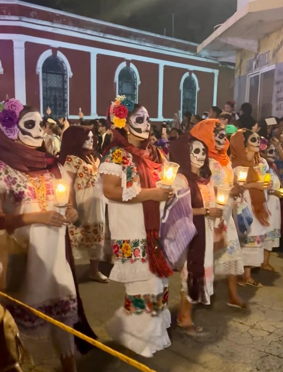 Paseo animas: Day of the Dead Yucatan Mexico