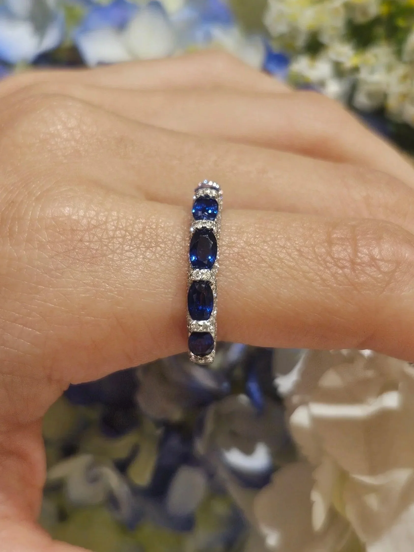 18k White Gold Natural Sapphire and Diamond Scalloped Band Style Ring.