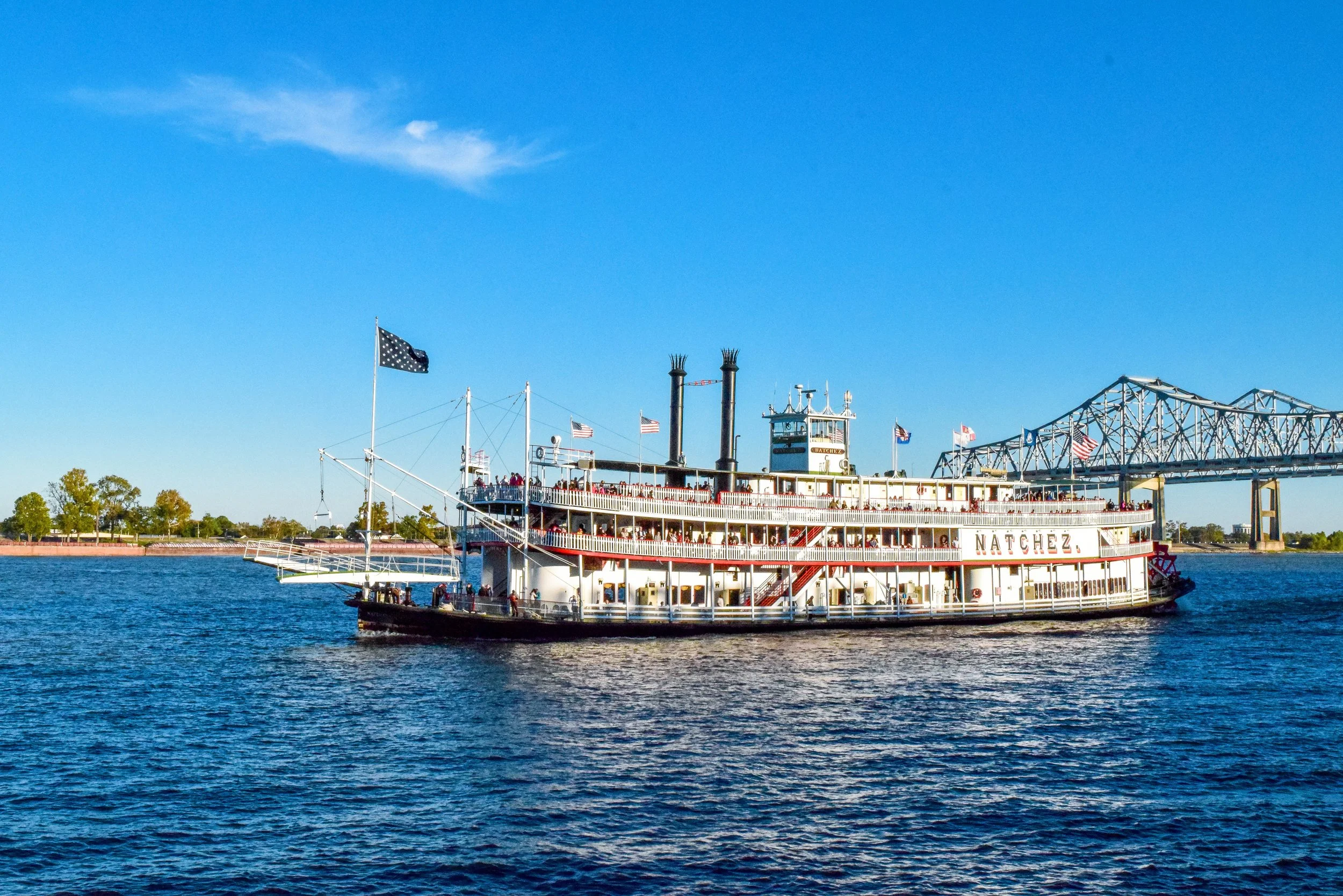 A steamboat on a sunny day in Vicksburg.