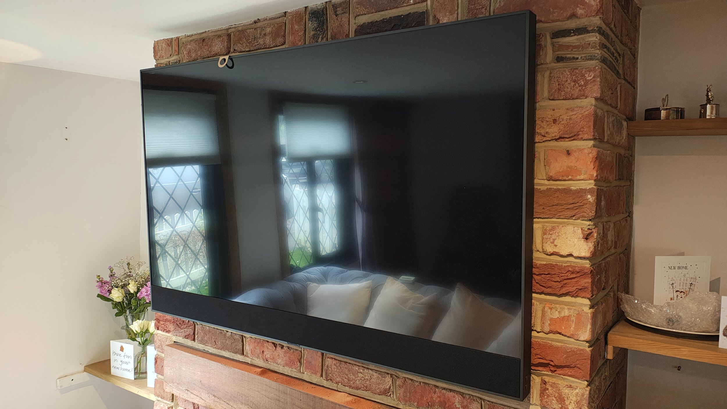 Skyview Aerials: Locations We Visit. Image of Wall Mounted TV