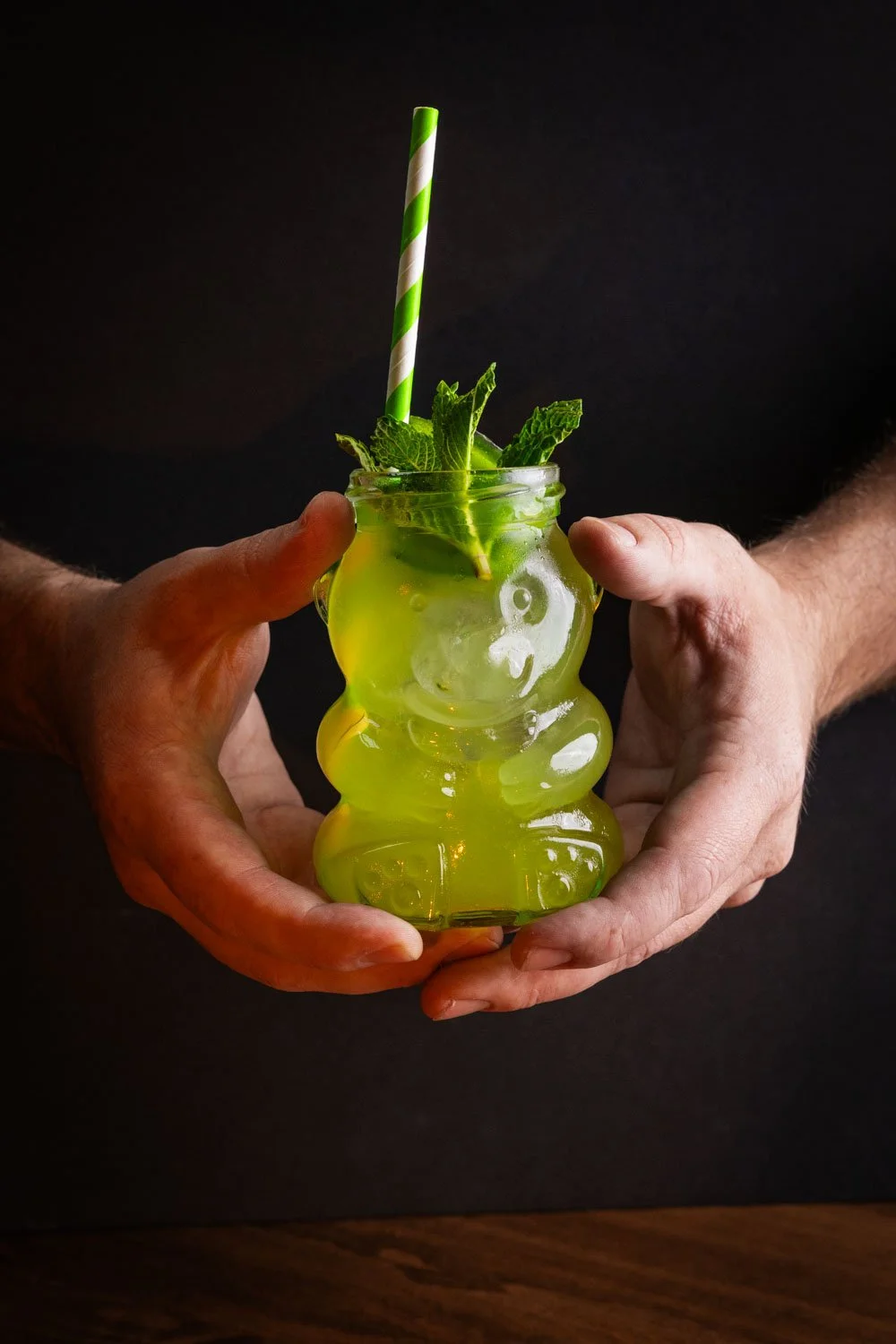 GREEN THUMB |
Watershed four peel gin, Velvet
Falernum, green bell pepper juice,
lime, pink peppercorn, celery bitters