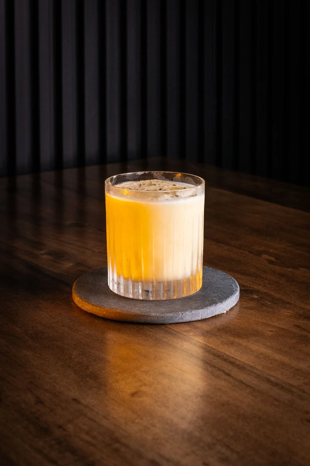UNCULTURED SWINE |
speck infused Whistlepig Piggy Back
bourbon, lemon, sugar, truffle oil,
cracked black pepper, egg white