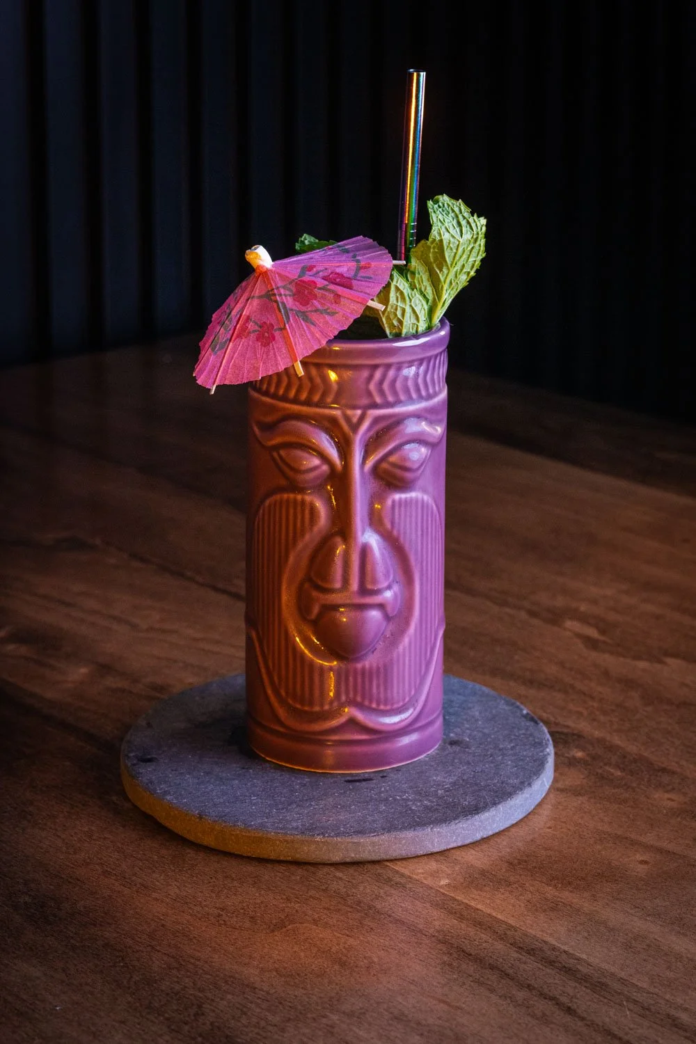 OAXACAN DEAD |
mezcal, passionfruit, grapefruit-
cinnamon syrup, lime, absinthe, tiki
and Angostura bitters