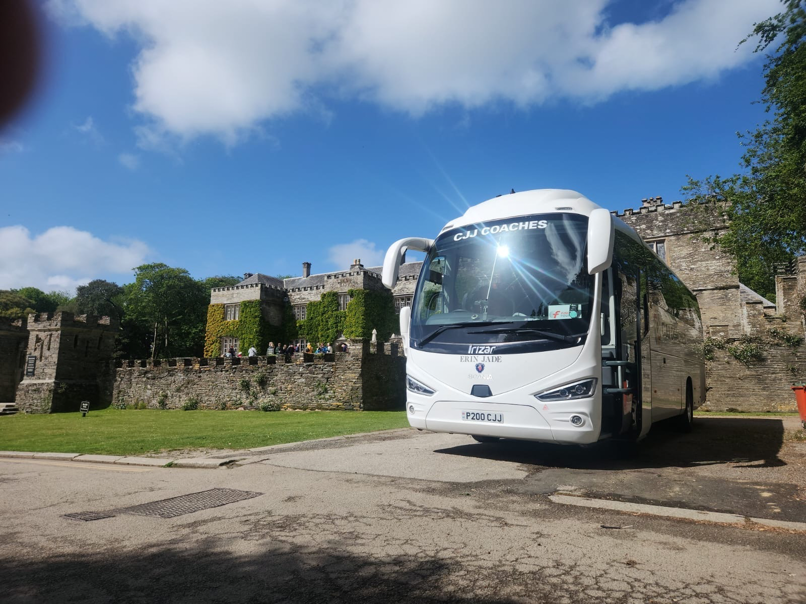CJJ Coaches executive coach on UK holiday tour