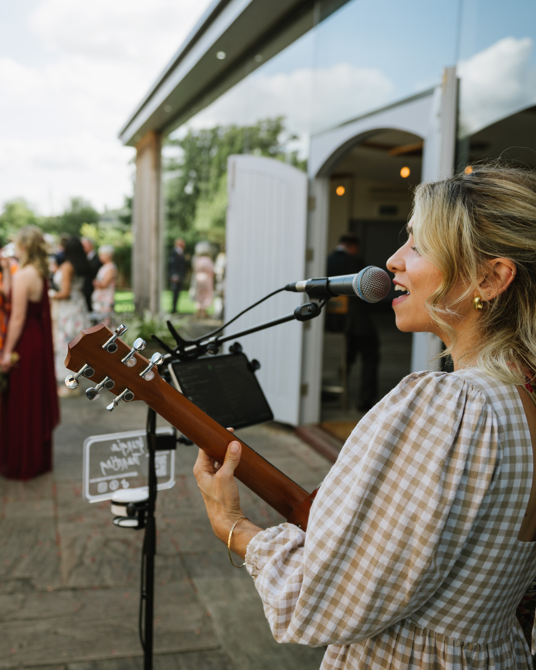 Soulful live vocals and acoustic guitar for modern events