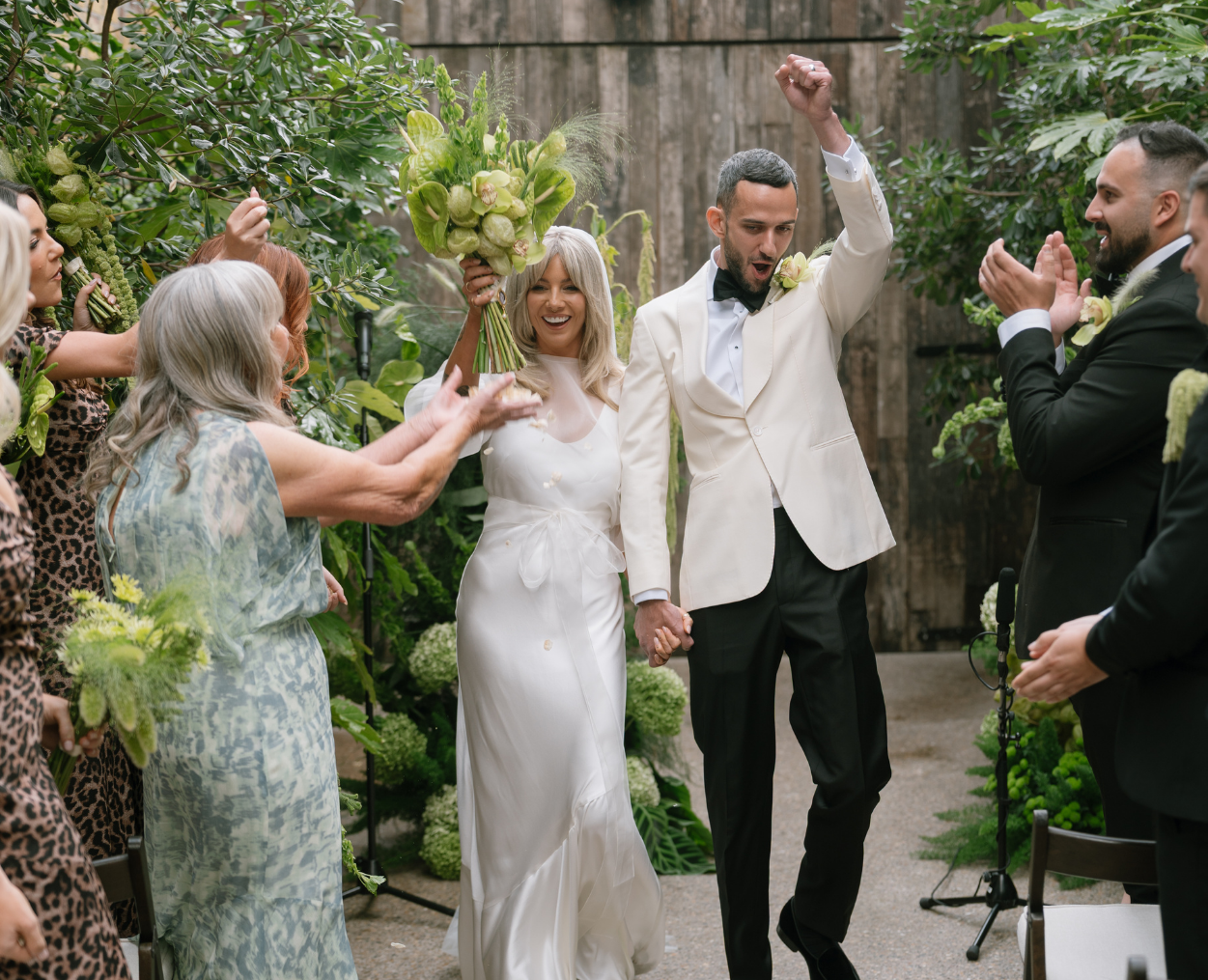 Live wedding performer providing music from ceremony to dancefloor