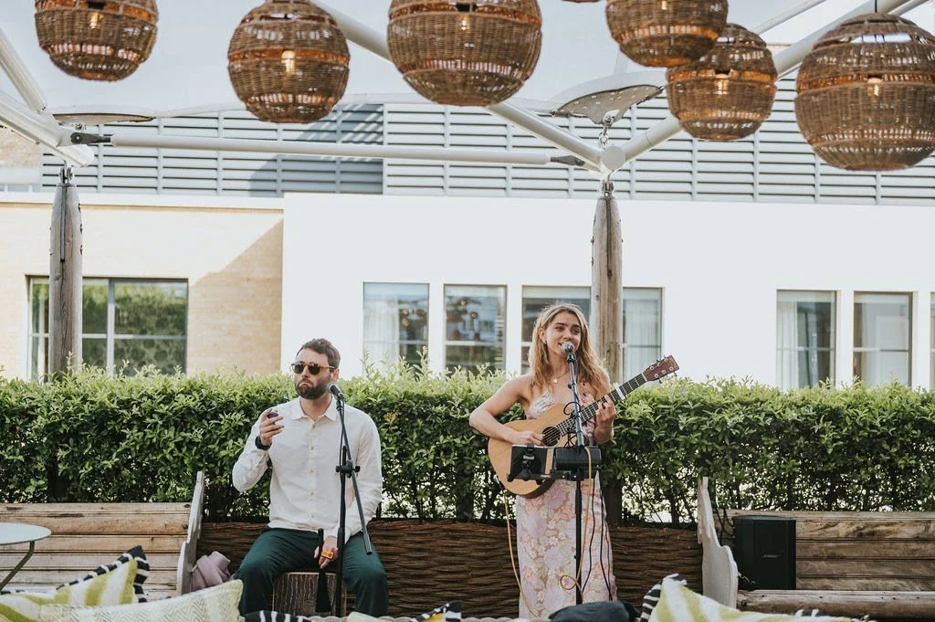 Acoustic Singer guitarist performing covers of RnB and Uk garage hits