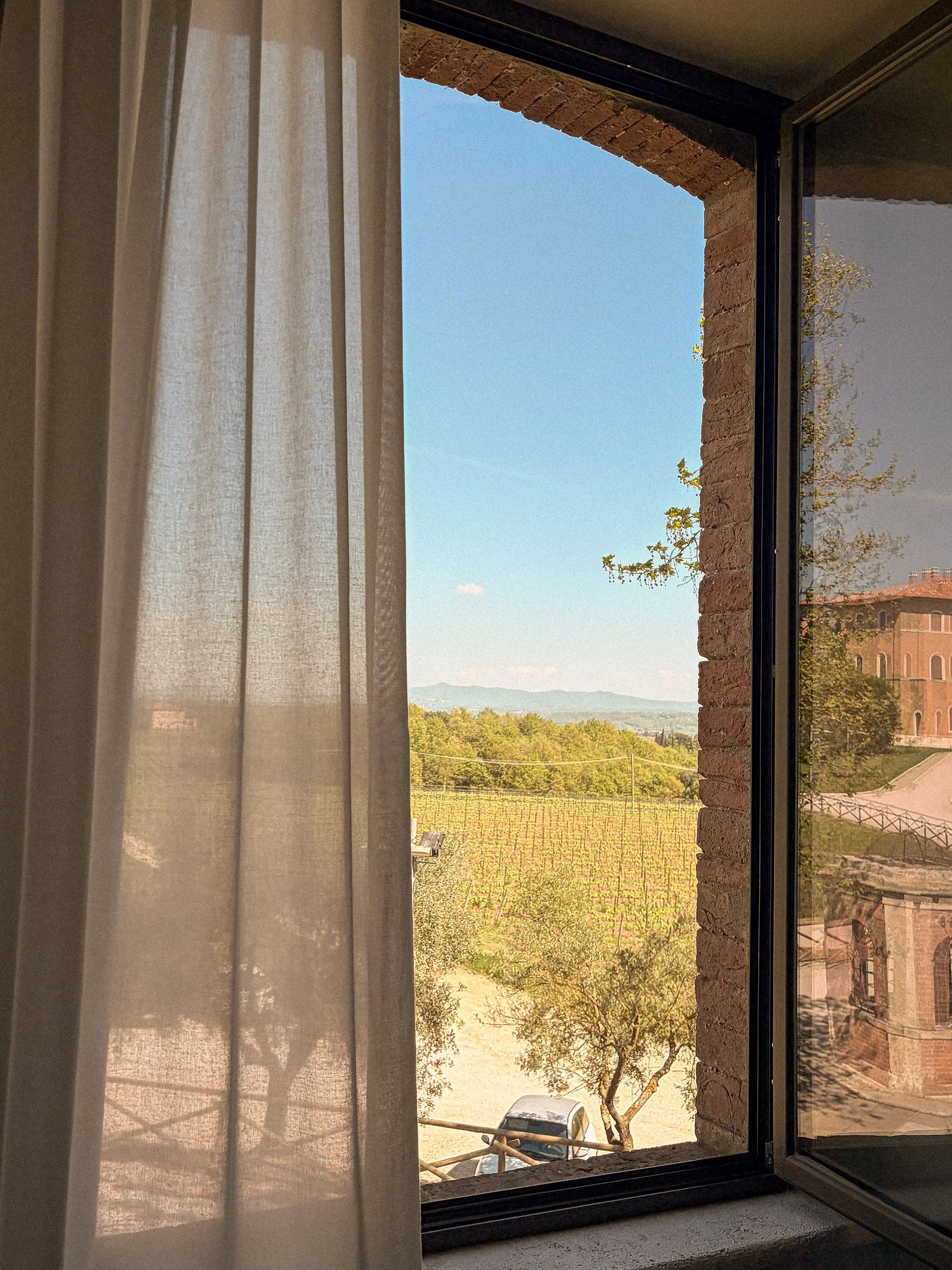 fnbj. Poggio Alla Sala Luxury Hotel Room Vineyard View