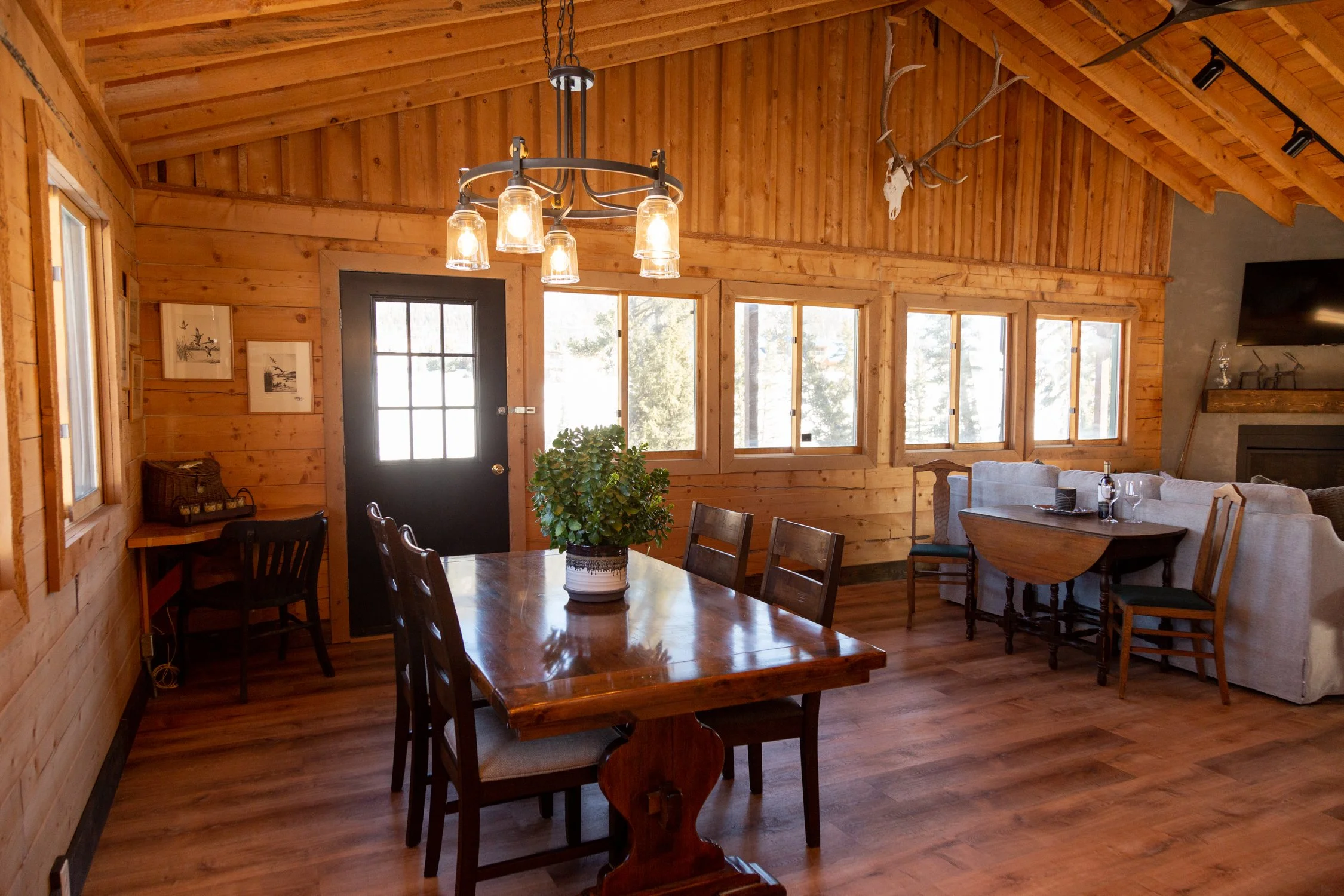 Dinning Room.jpg