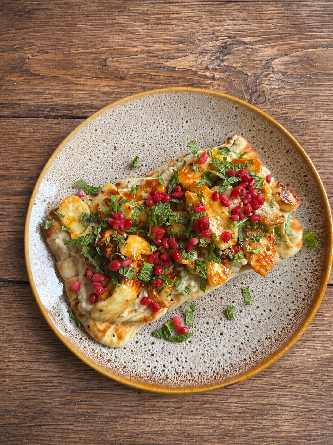 Flatbread met halloumi en baba ganoush