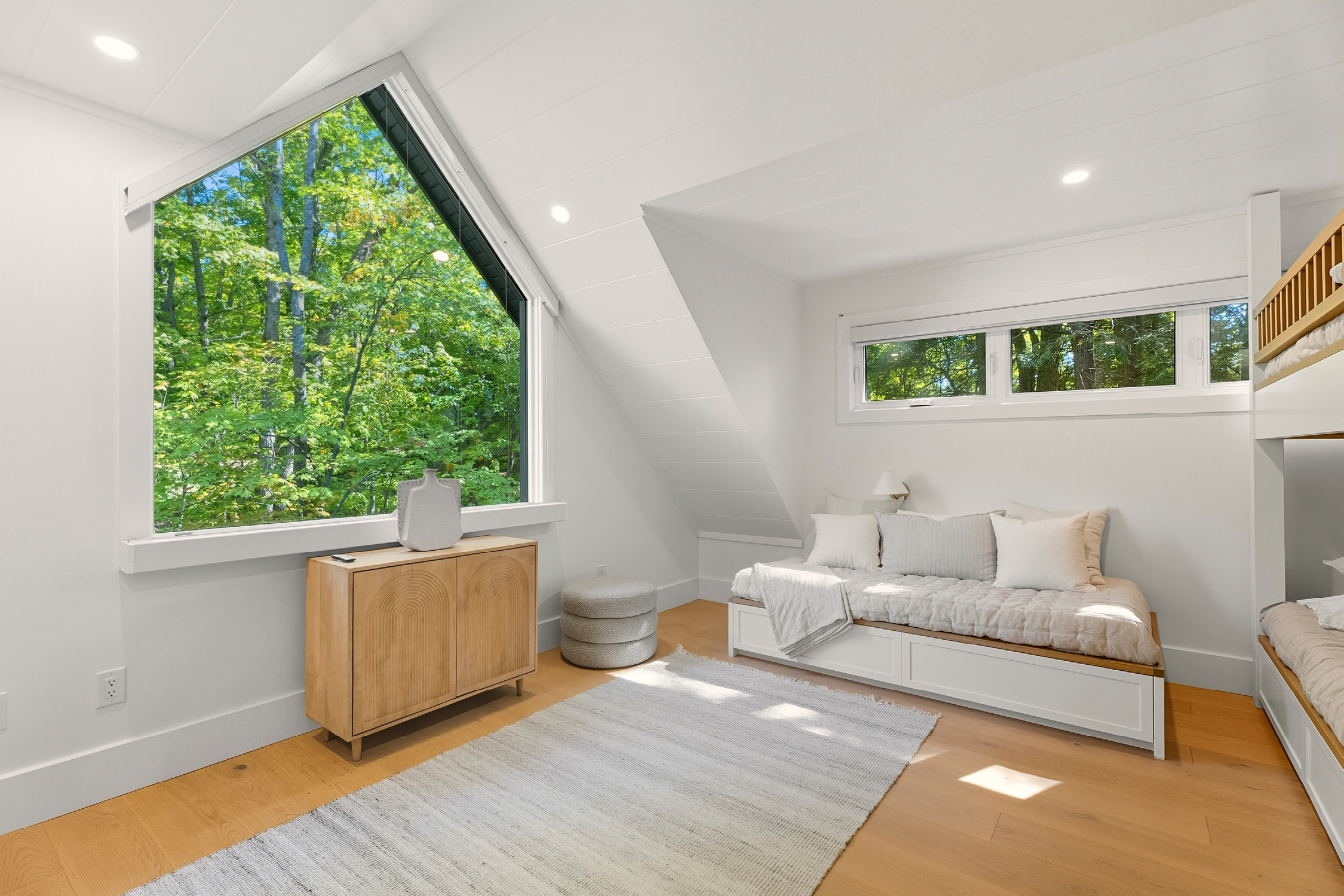 jo/ross design inc. architectural designer muskoka pine point kids room