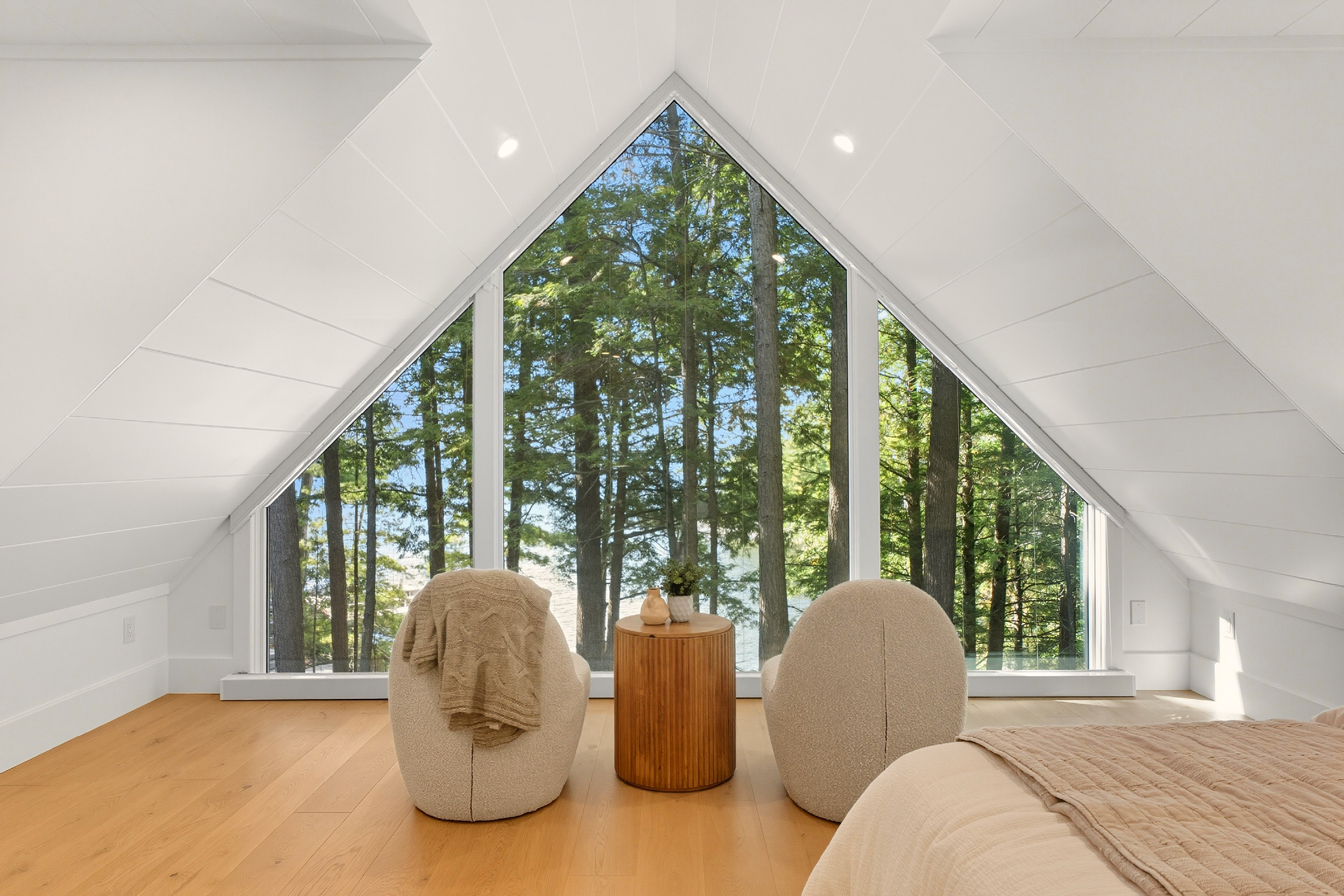 jo/ross design inc. architectural designer muskoka pinepoint primary bedroom