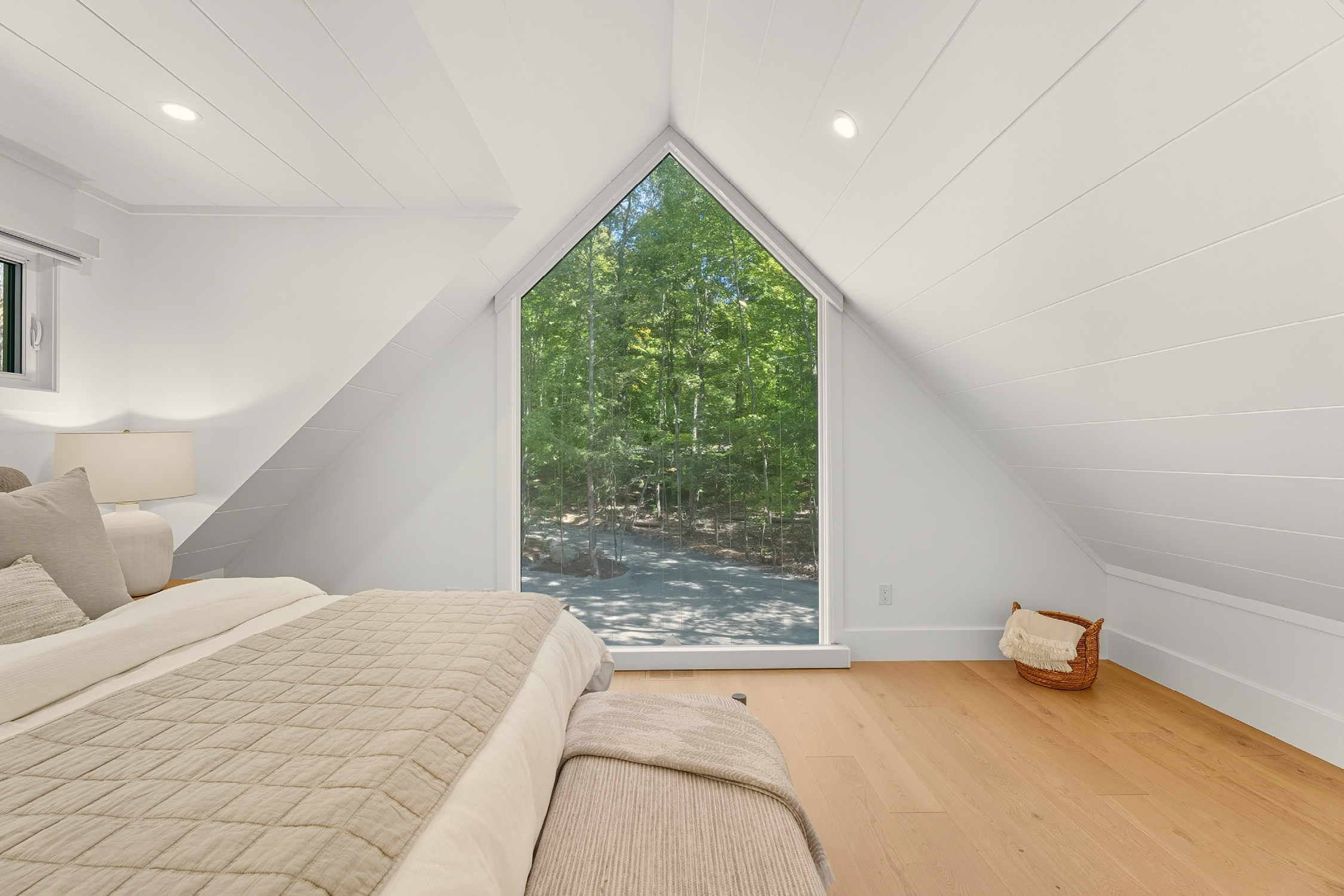 jo/ross design inc. architectural designer muskoka pine point guest bedroom