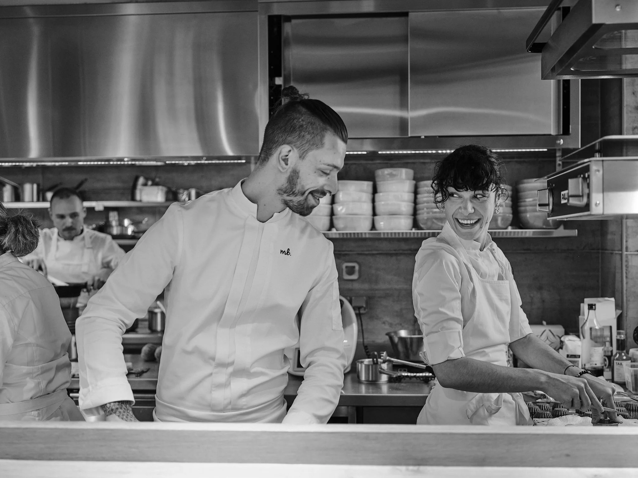 Delphine-Constantini-restaurant-chef-noir-et-blanc-maxime-bouttier
