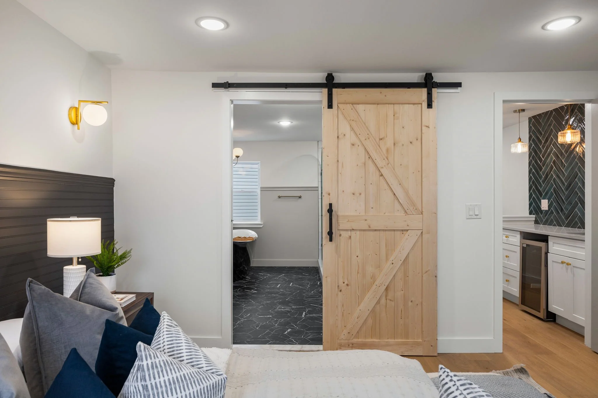 29-web-or-mls-1613-n-lawrence-st.jpg