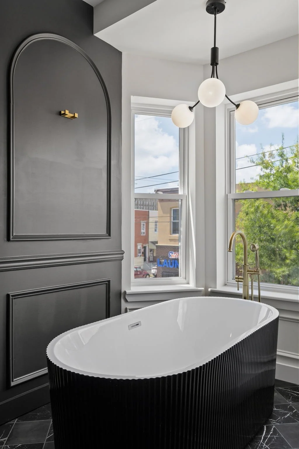 59-web-or-mls-643-moore-st.jpg