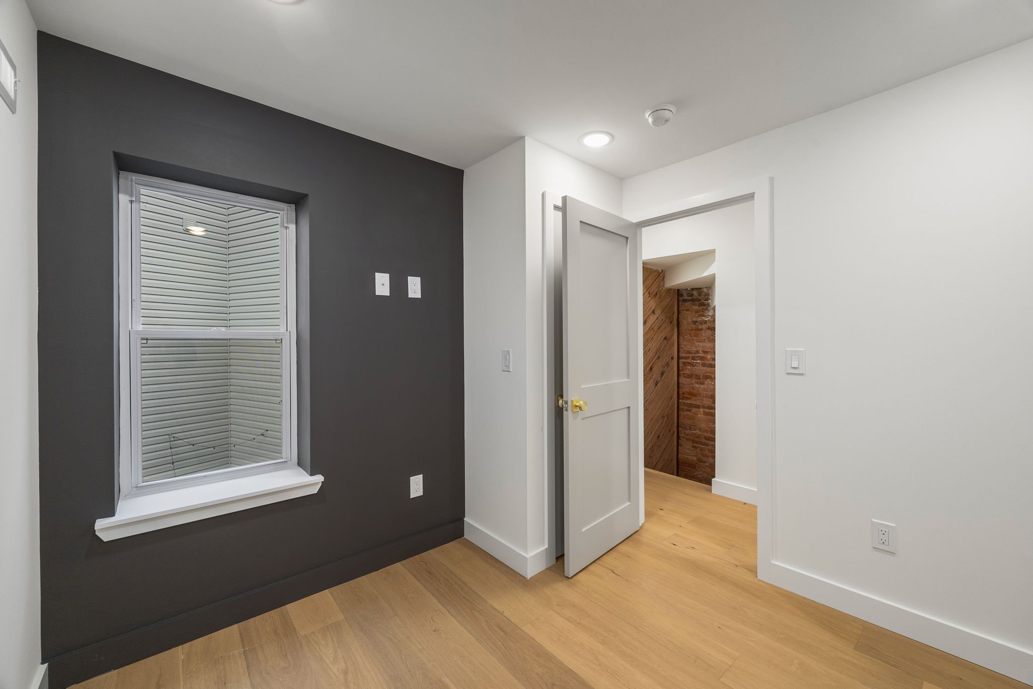 37-web-or-mls-1613-n-lawrence-st.jpg