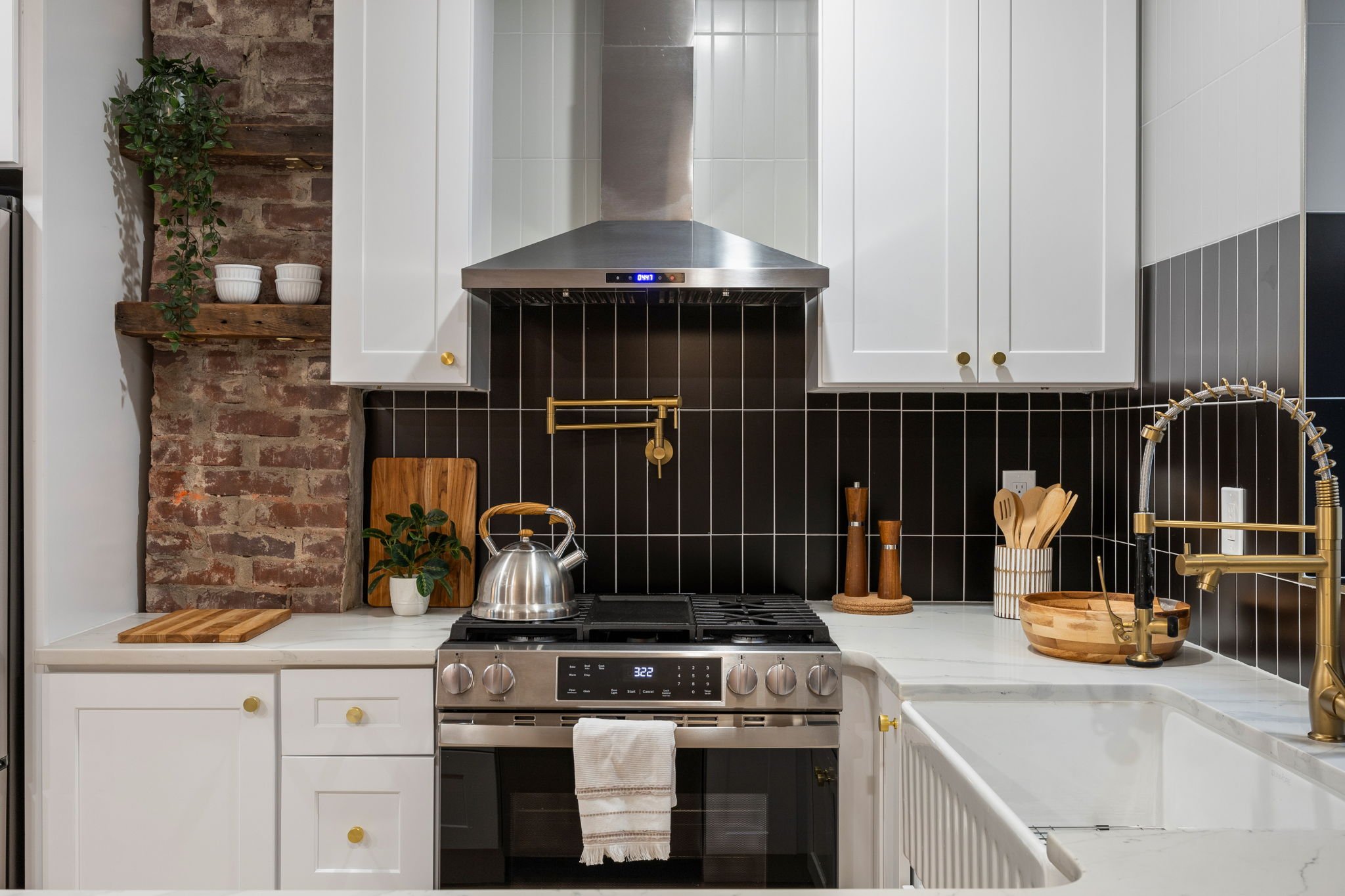 16-web-or-mls-1613-n-lawrence-st.jpg
