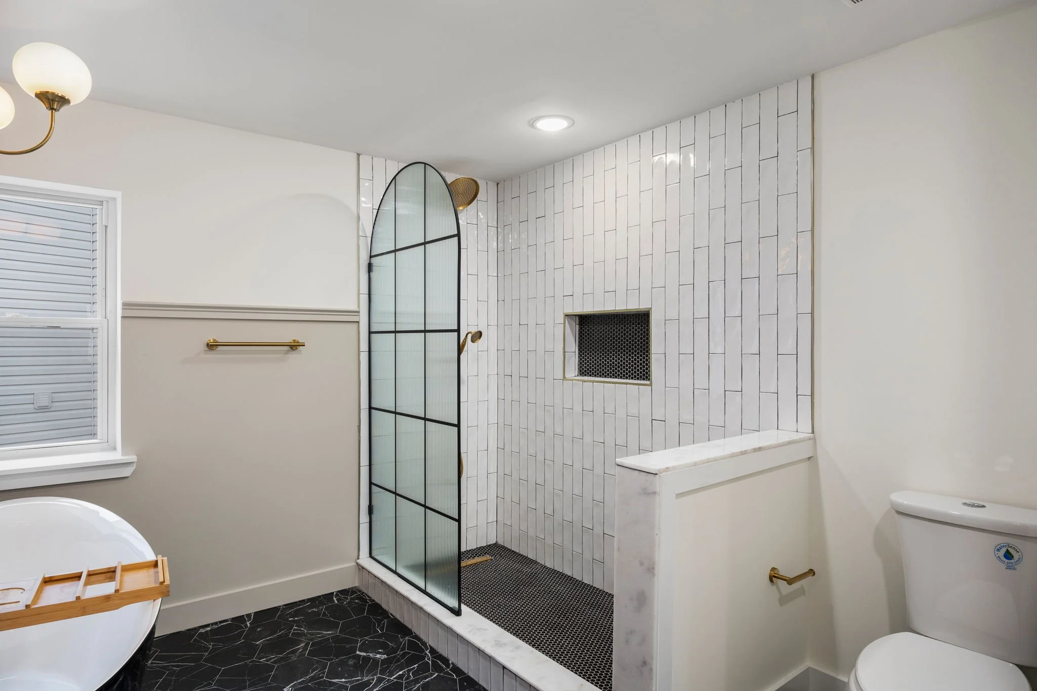 32-web-or-mls-1613-n-lawrence-st.jpg