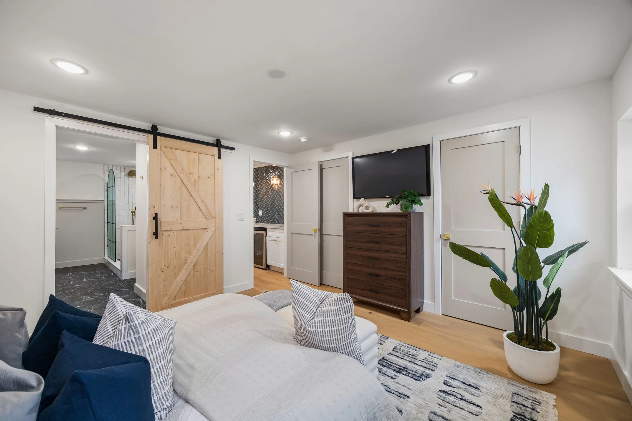 28-web-or-mls-1613-n-lawrence-st.jpg