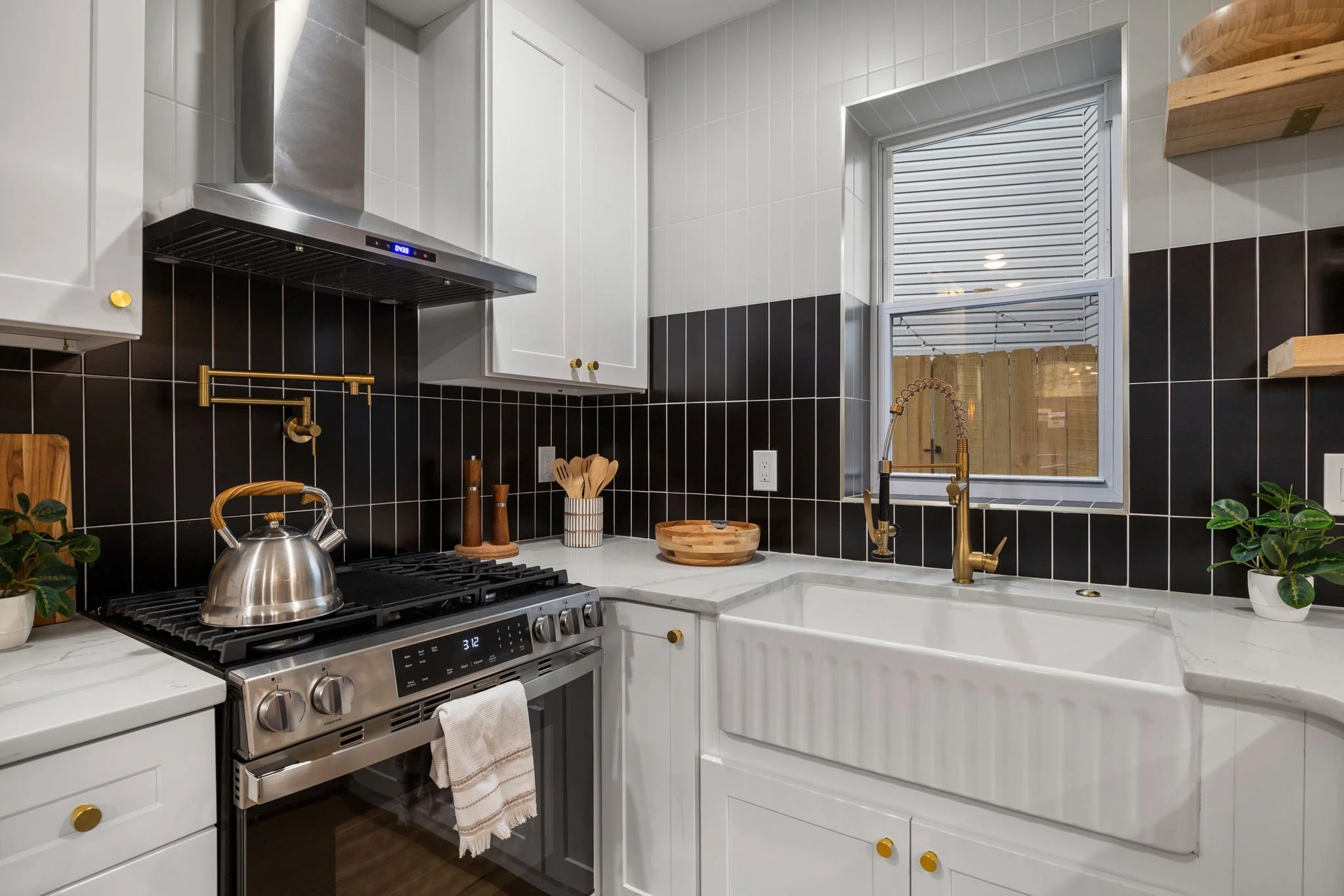 15-web-or-mls-1613-n-lawrence-st.jpg