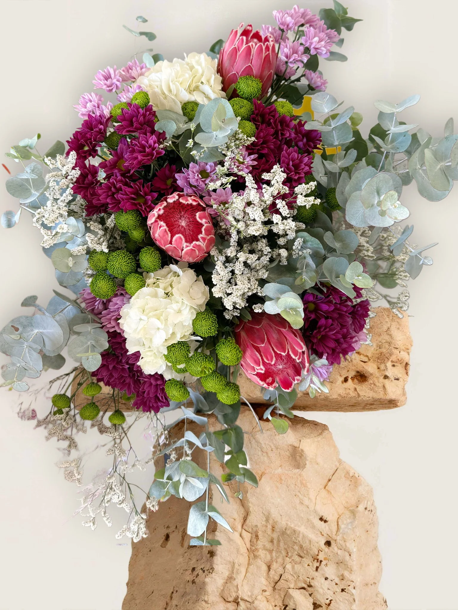 Ramo de protea y hortensia