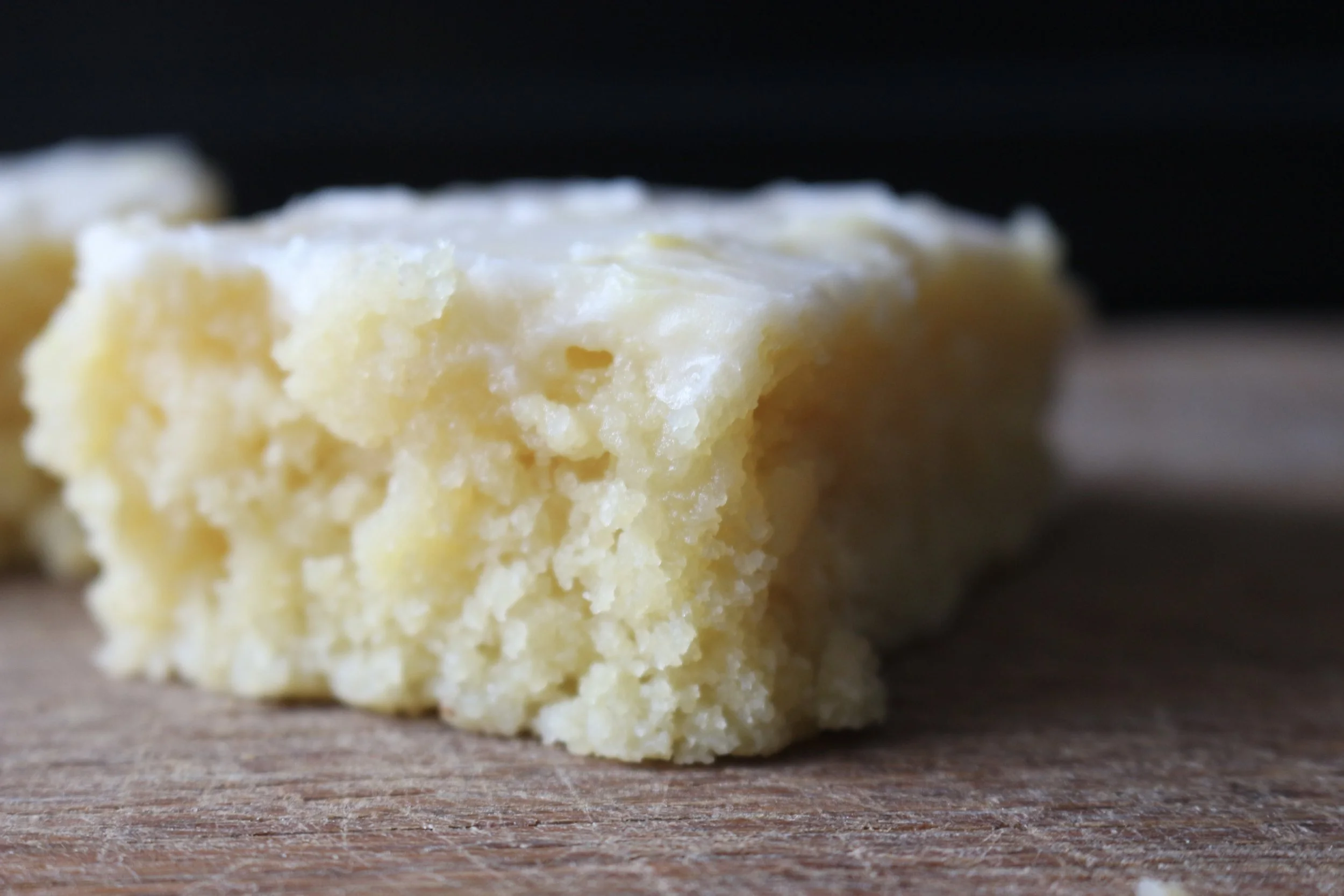 Plumpy Bakery Lemon Snacking Cake