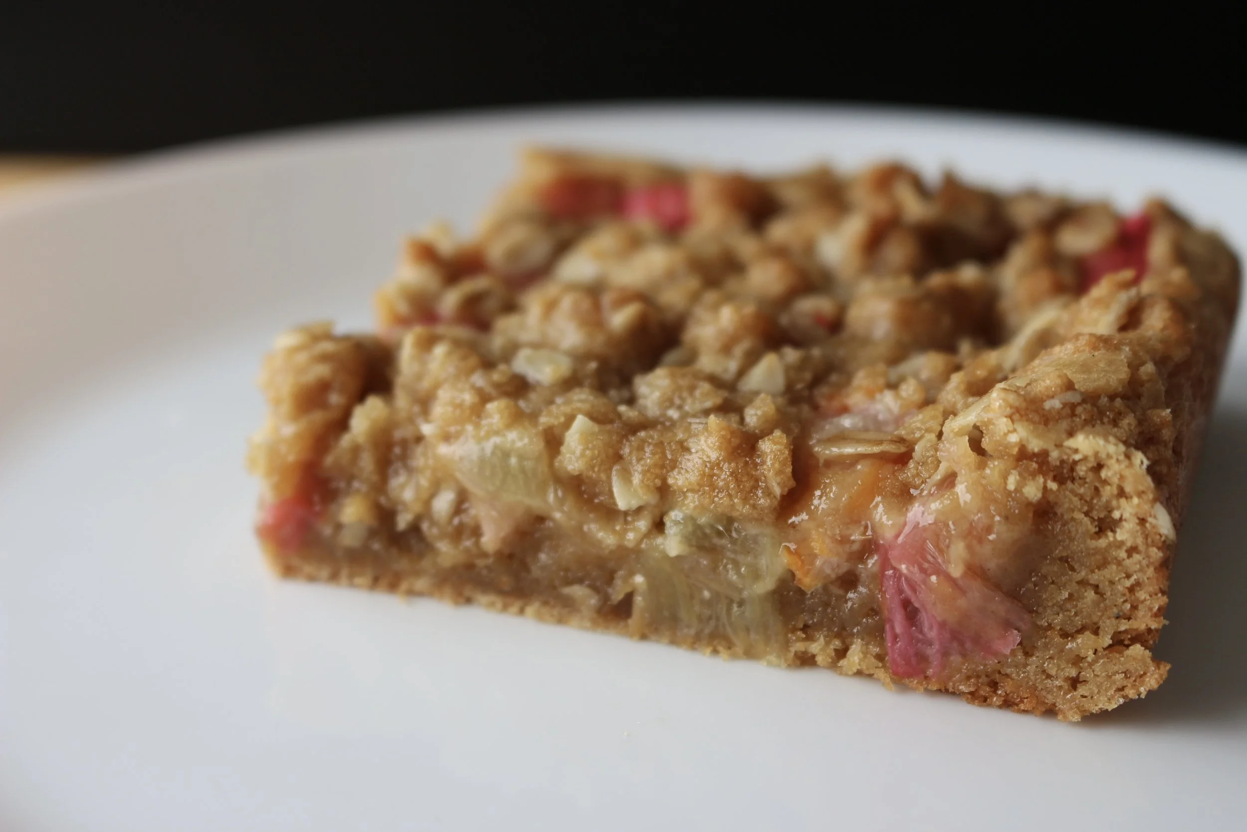 Plumpy Bakery Rhubarb Blondie